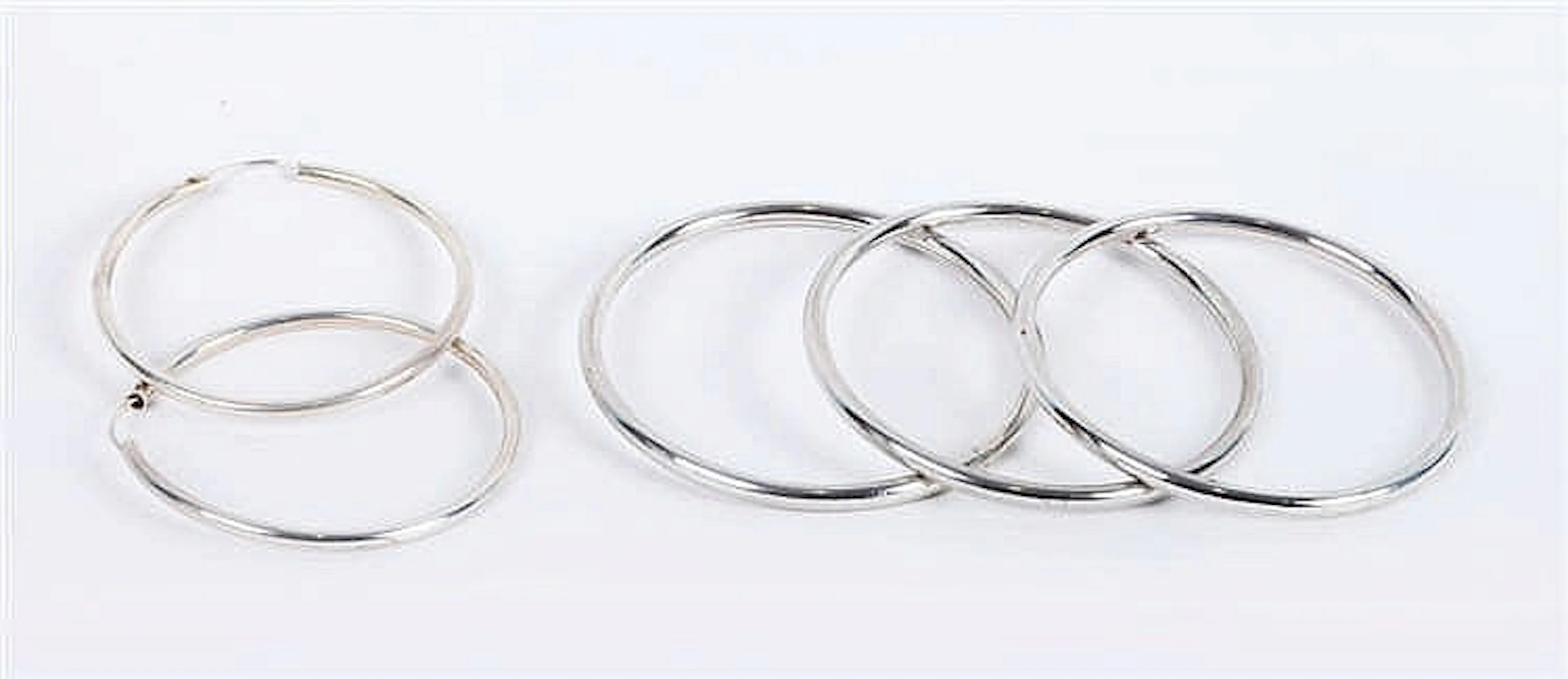 A GROUP OF STERLING SILVER JEWELRY