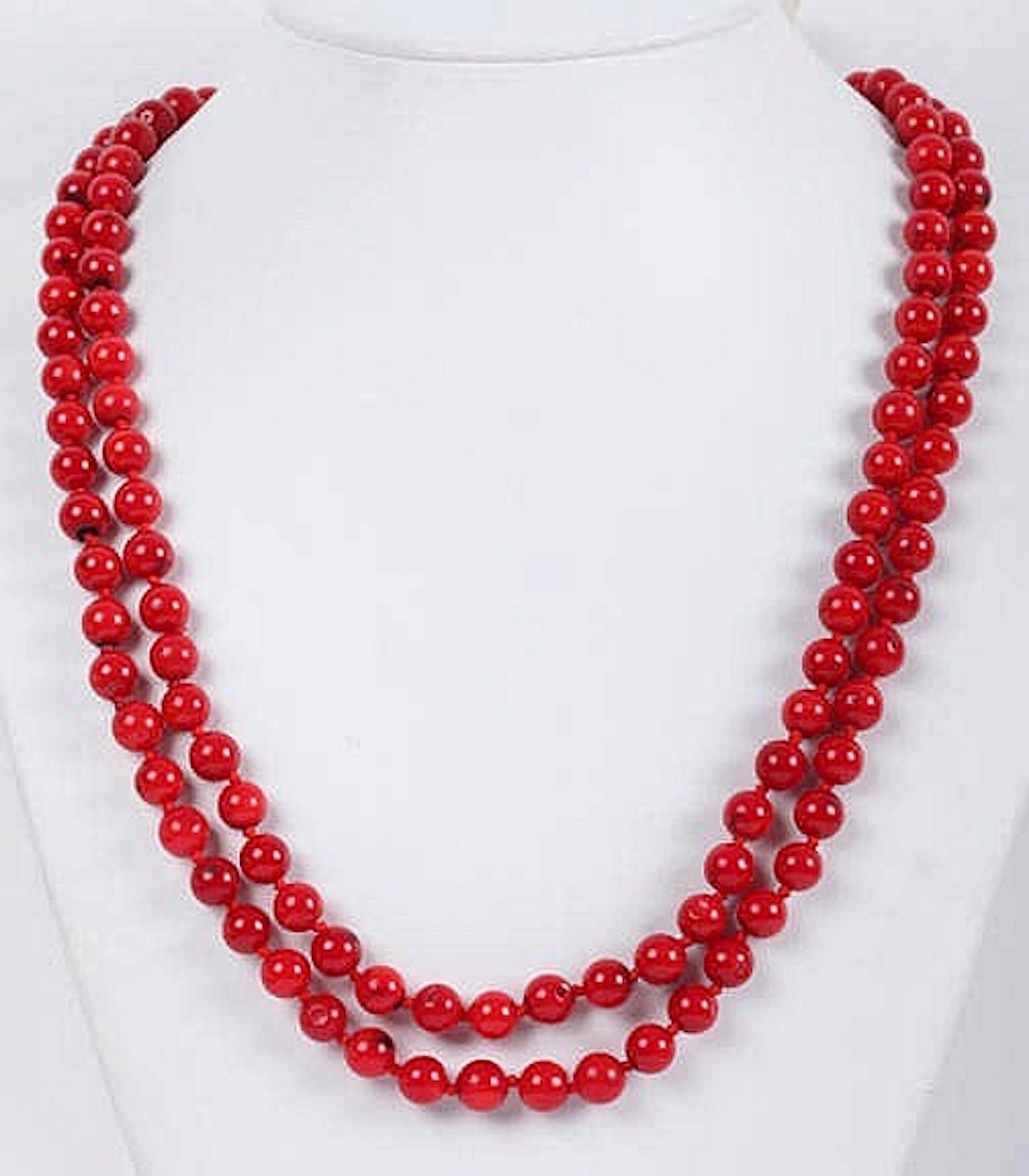 A CORAL BEAD NECKLACE