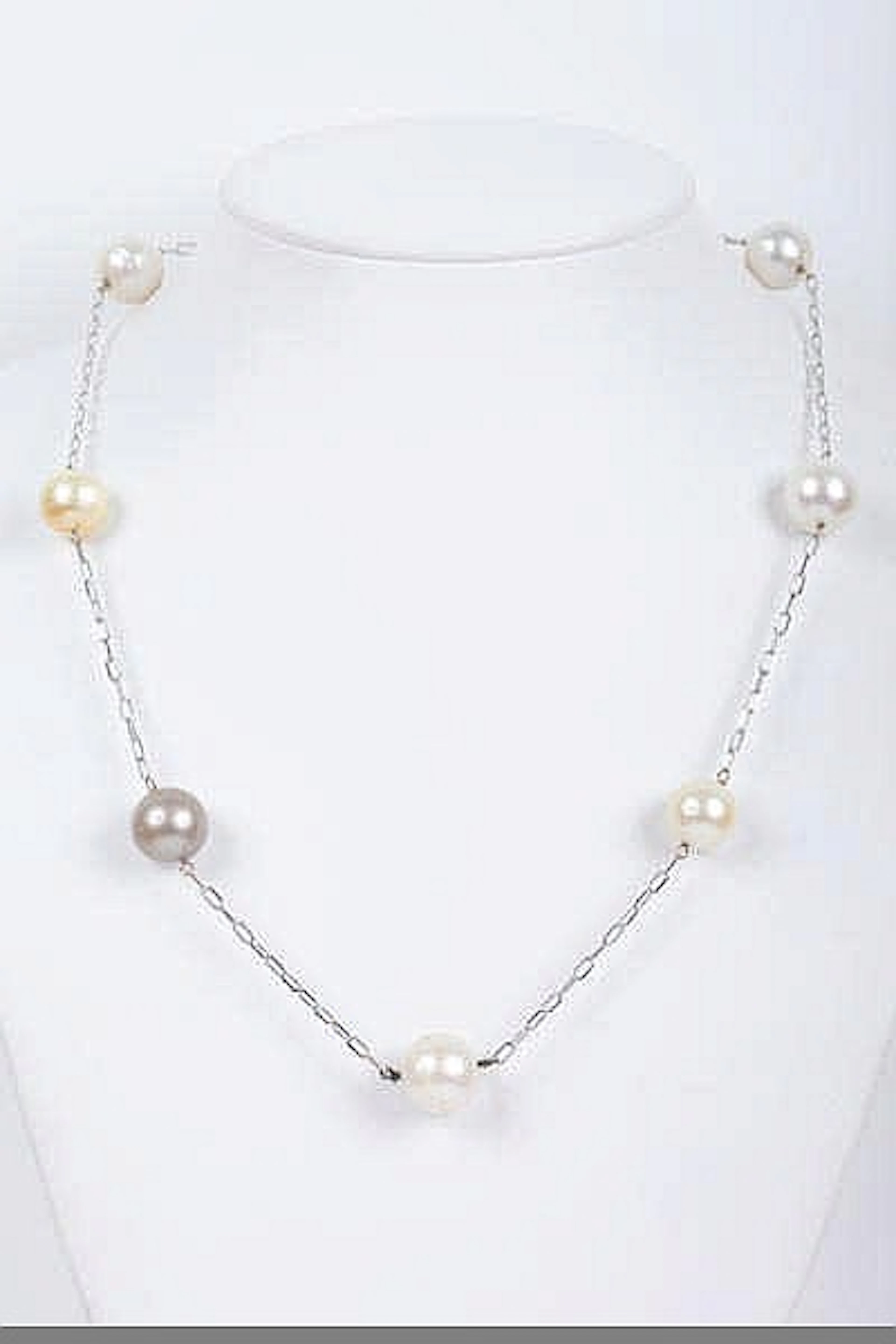 A PEARL NECKLACE