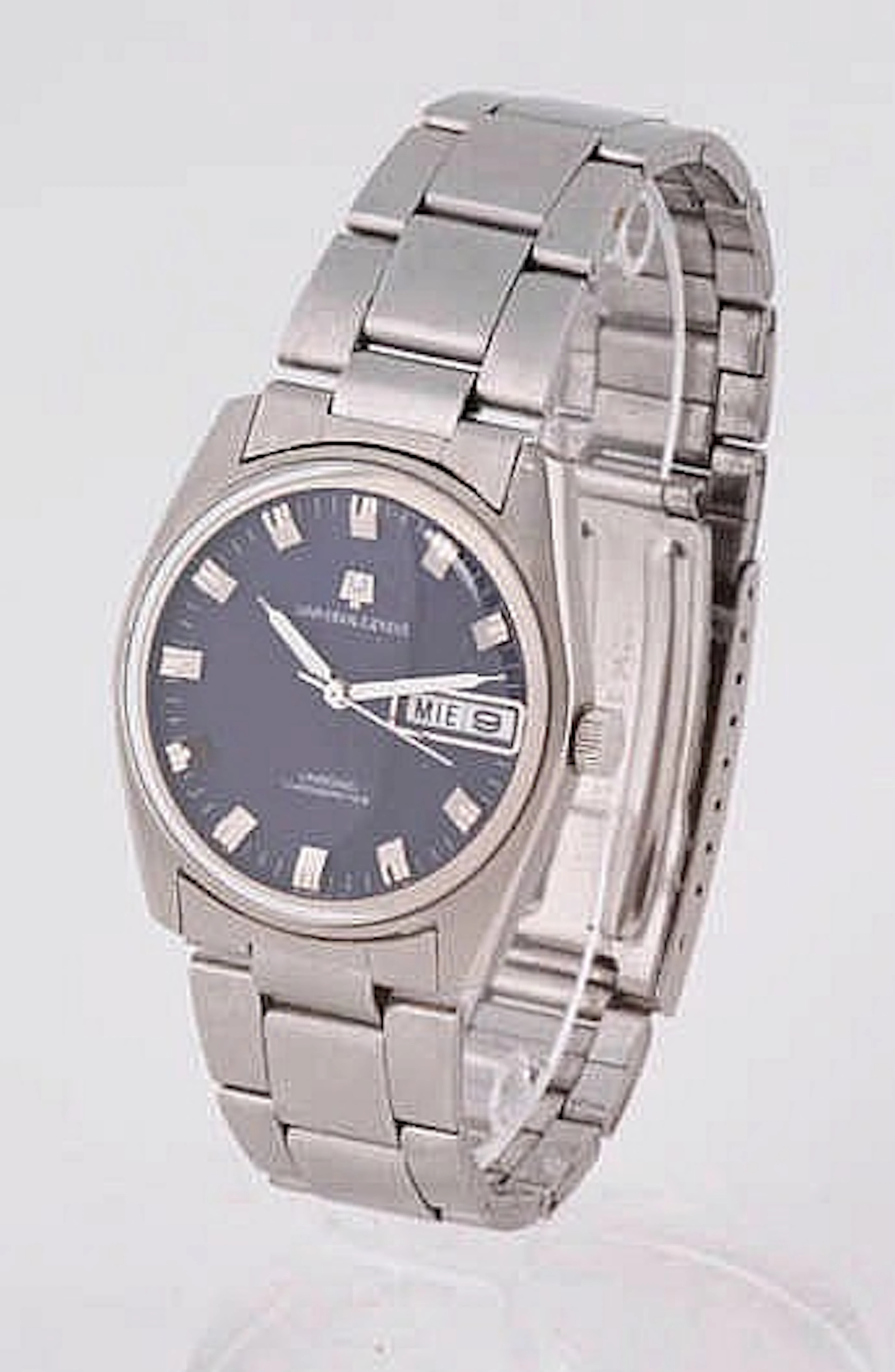UNIVERSAL GENEVE SWISS VINTAGE WRISTWATCH