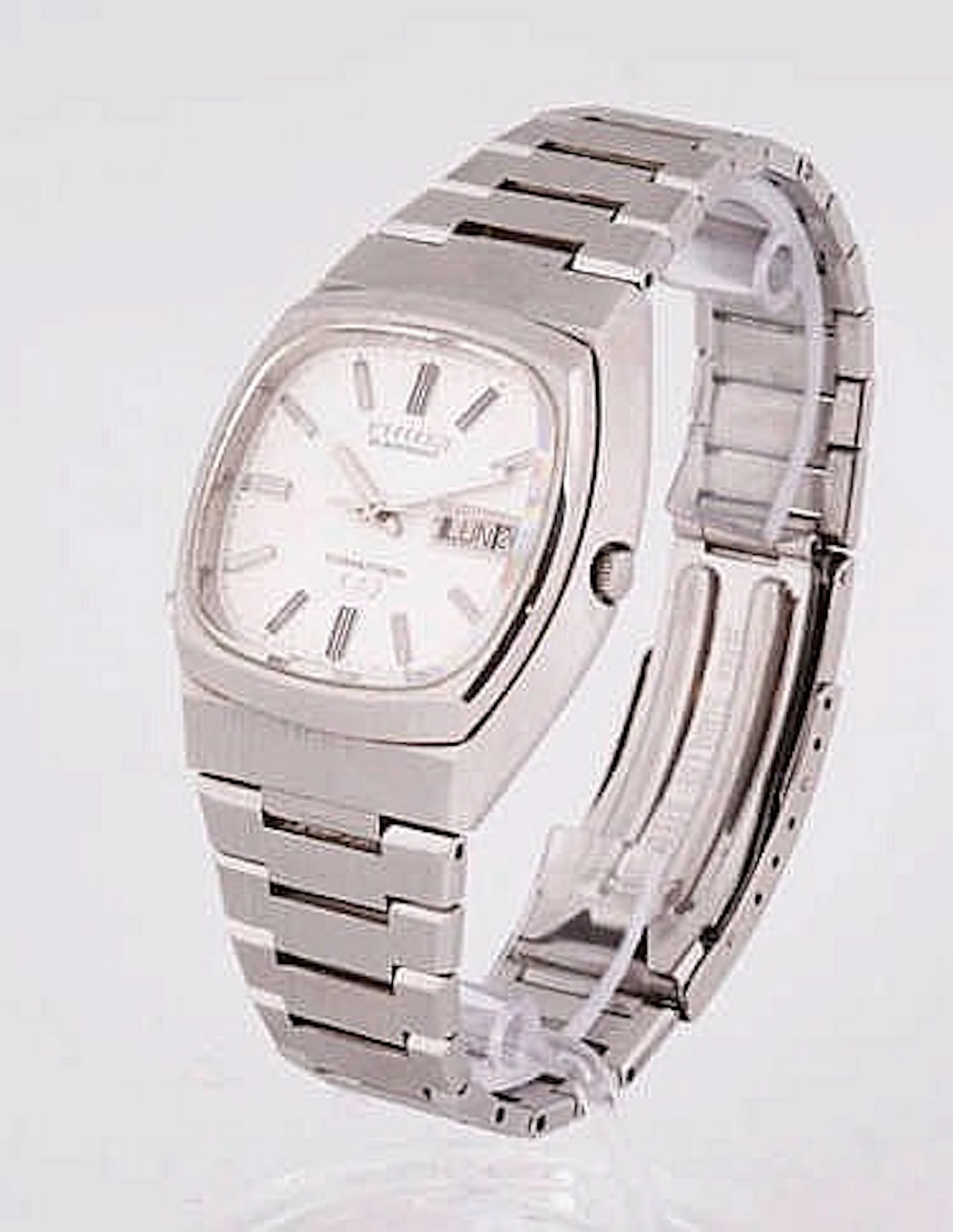 CITIZEN ELECTRONIC COSMOTRON SWISS VINTAGE WRISTWATCH