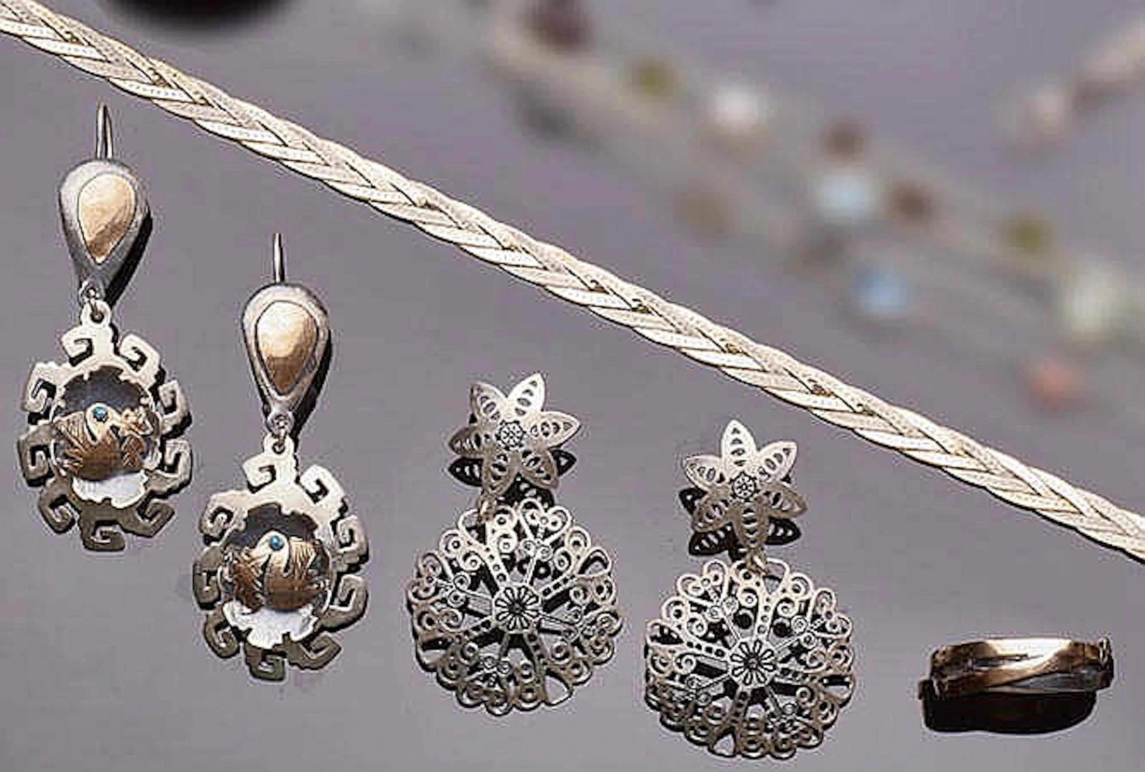 A GROUP OF SILVER JEWELRY