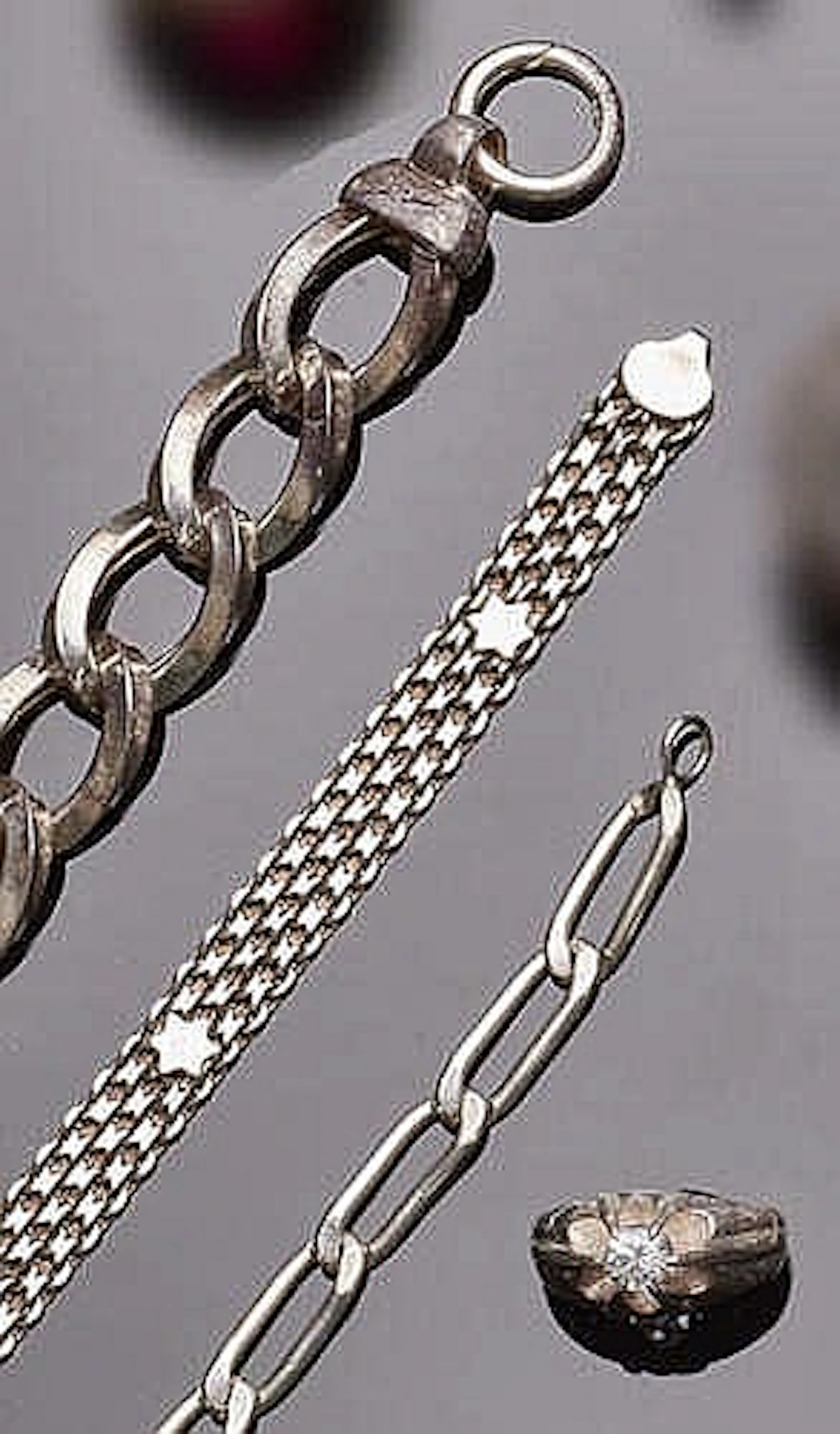 A GROUP OF SILVER JEWELRY