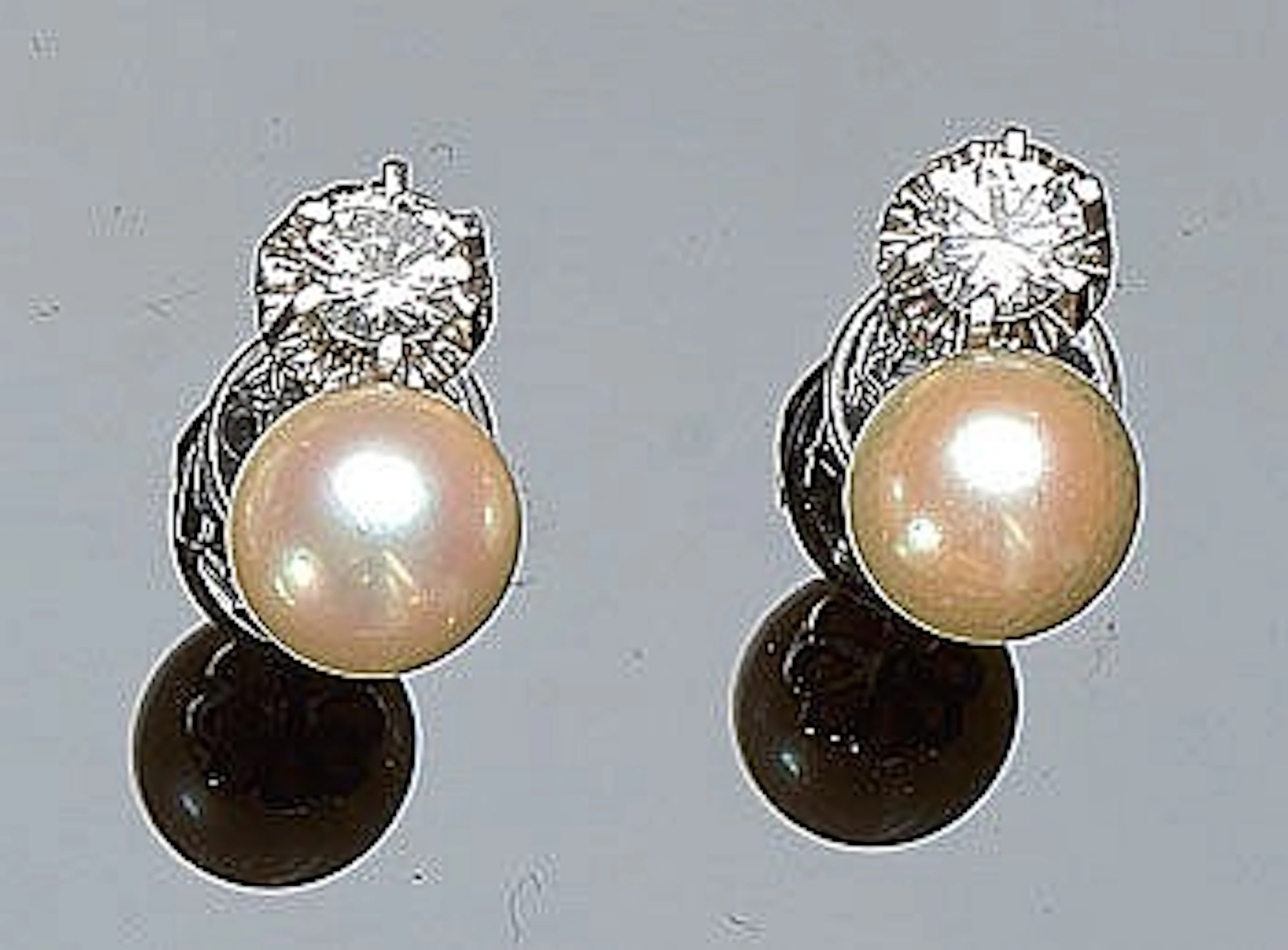 A PAIR OF VINTAGE GOLD, PEARL AND ZIRCON EARRINGS