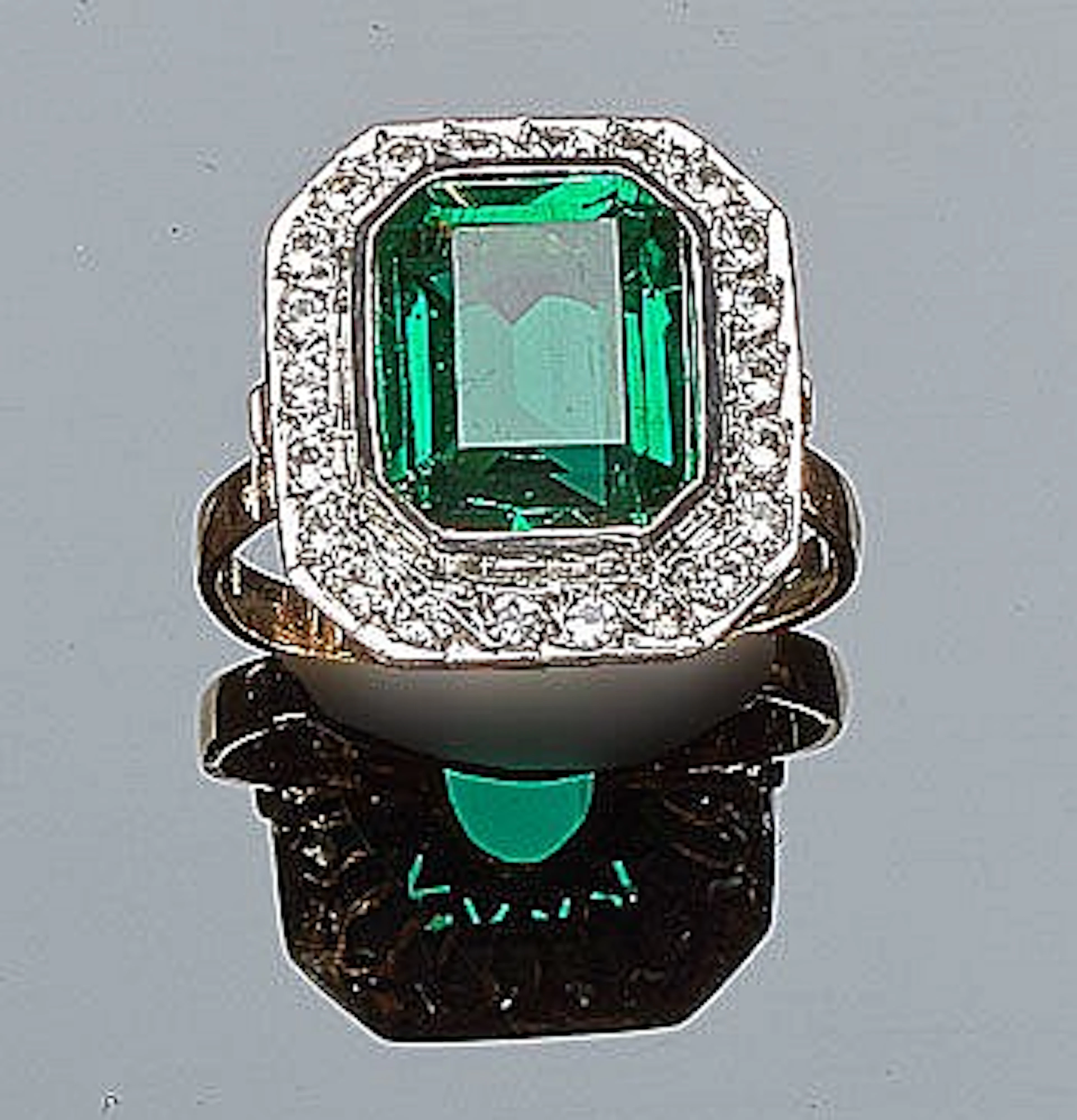 A VINTAGE GOLD RING
