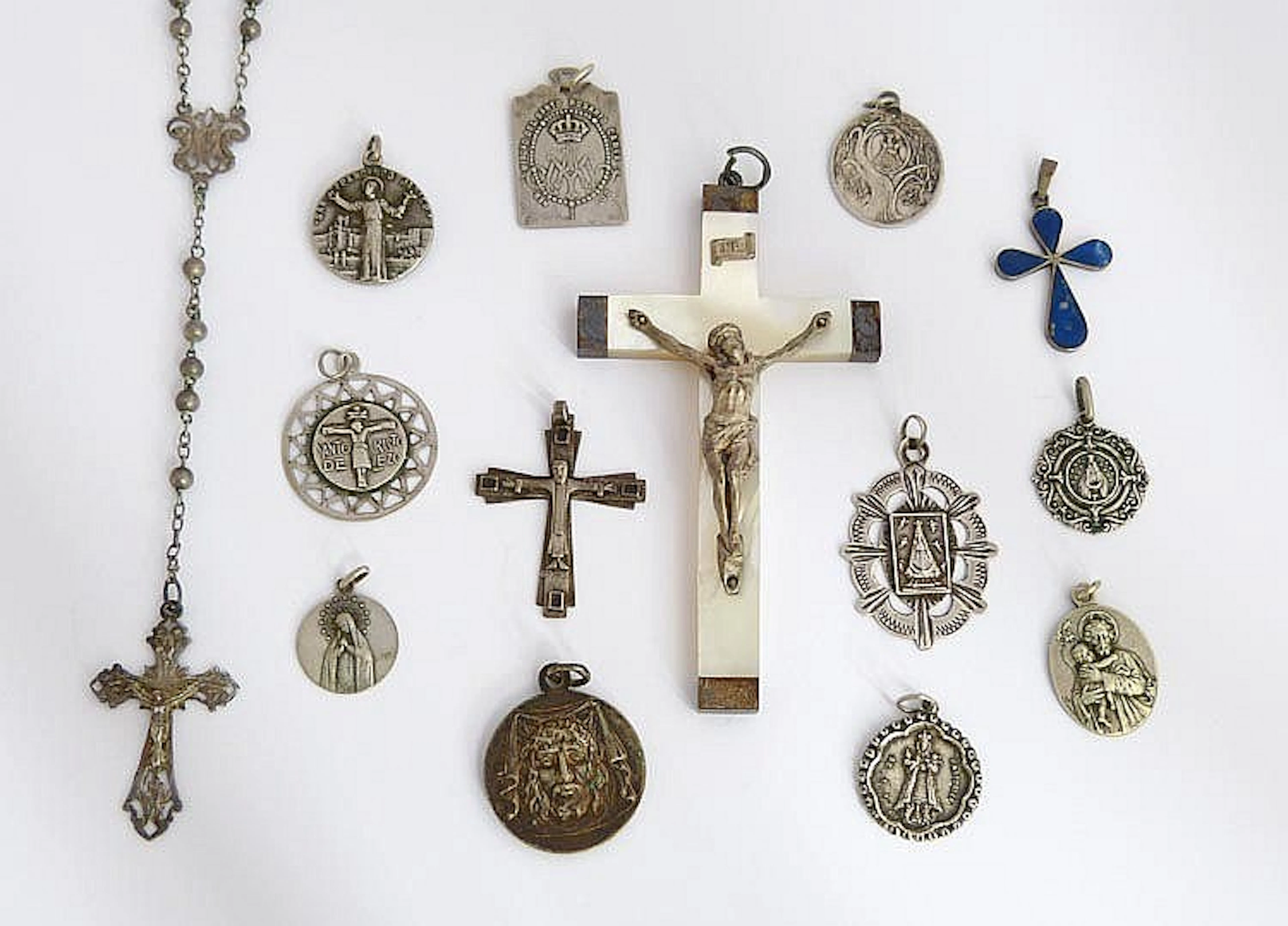 COLLECTION OF SILVER VINTAGE MEDALS AND CROSSES