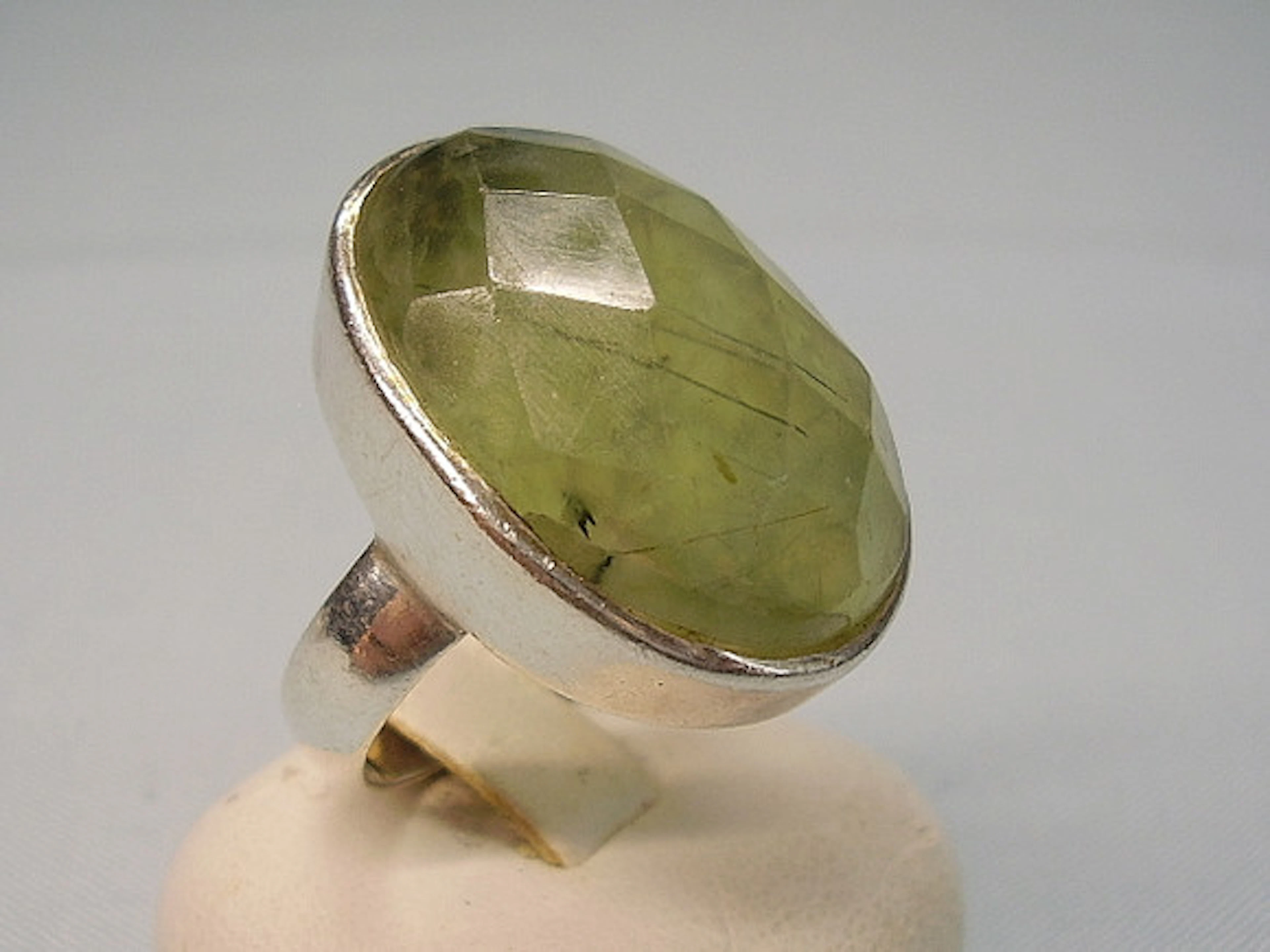 PREHNITE RING 15 ct. SILVER 925.