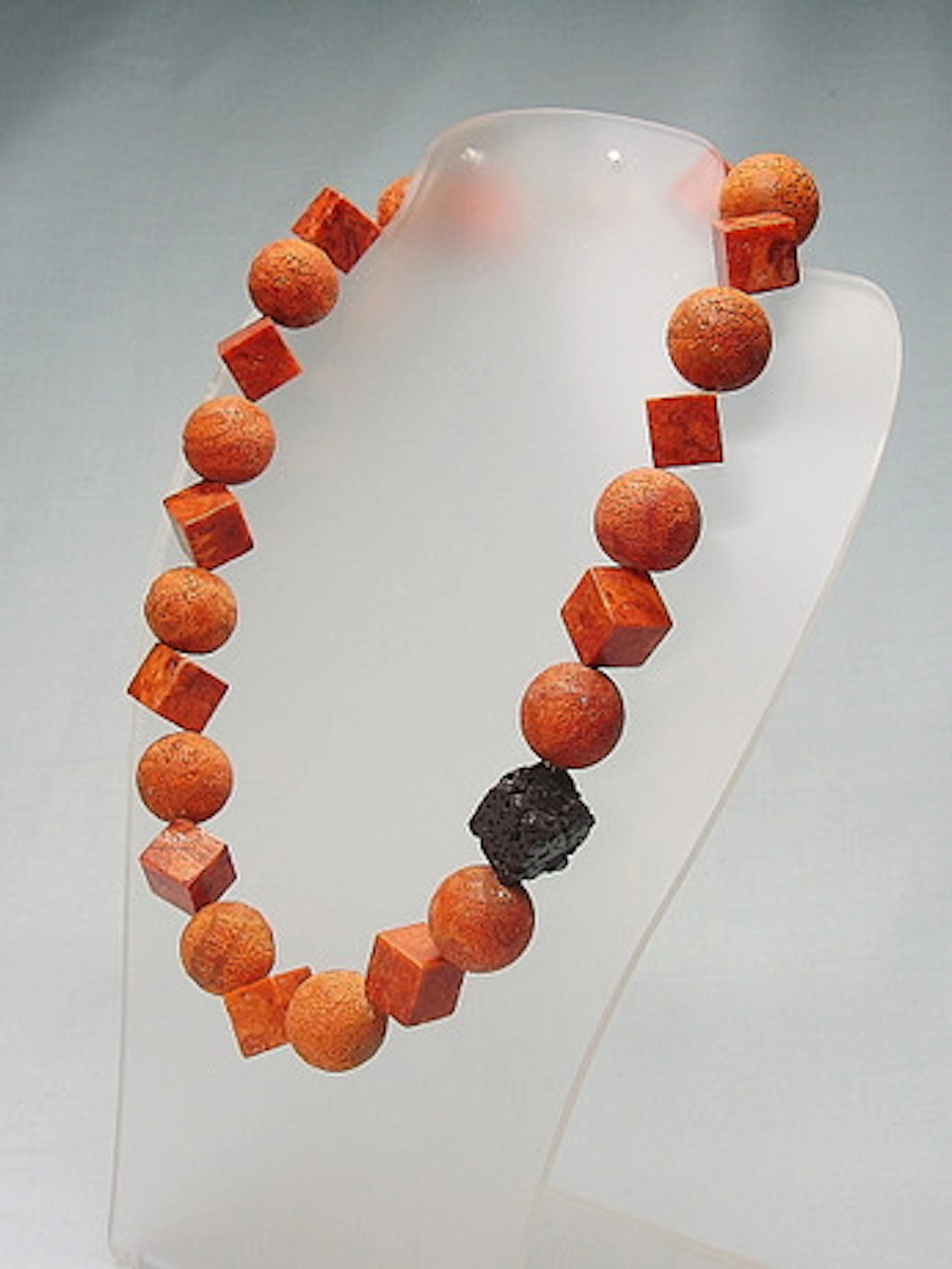 KORALL HALSBAND UTTALANDE HALSBAND.