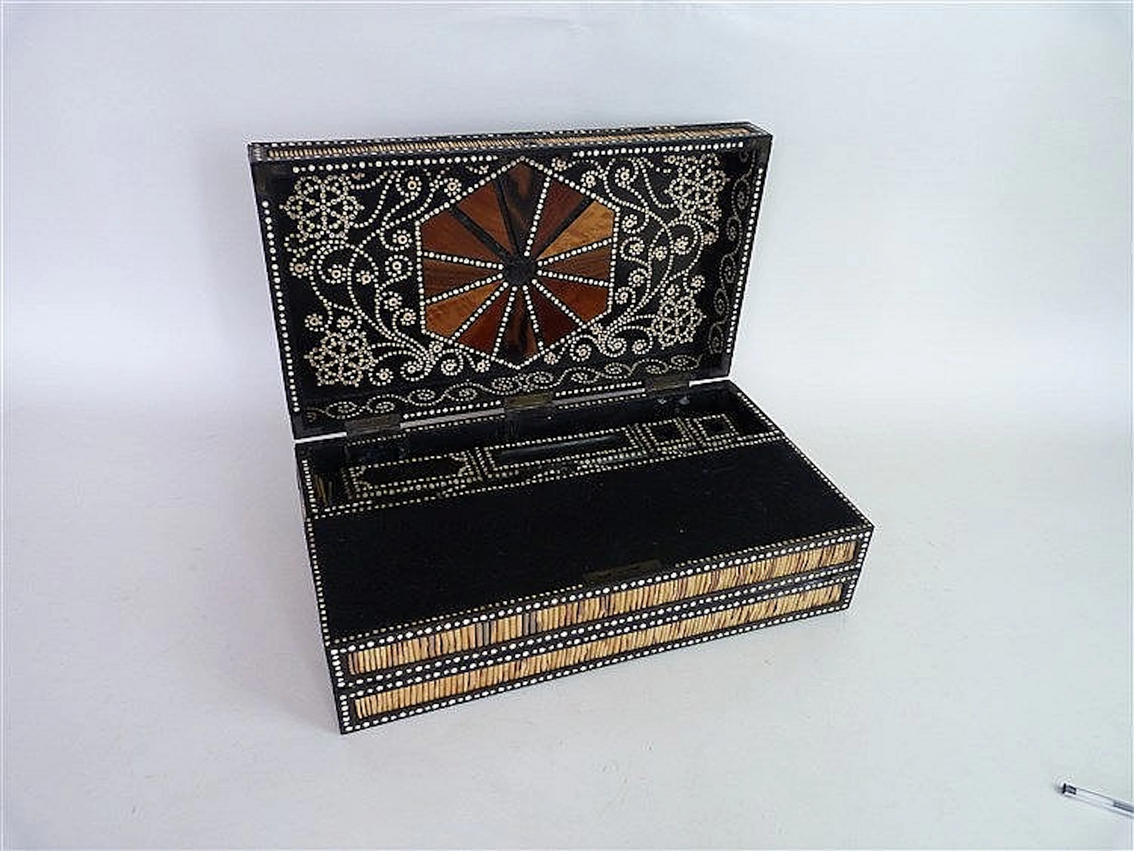 A 19th century Anglo-Indian porcupine writing slop
