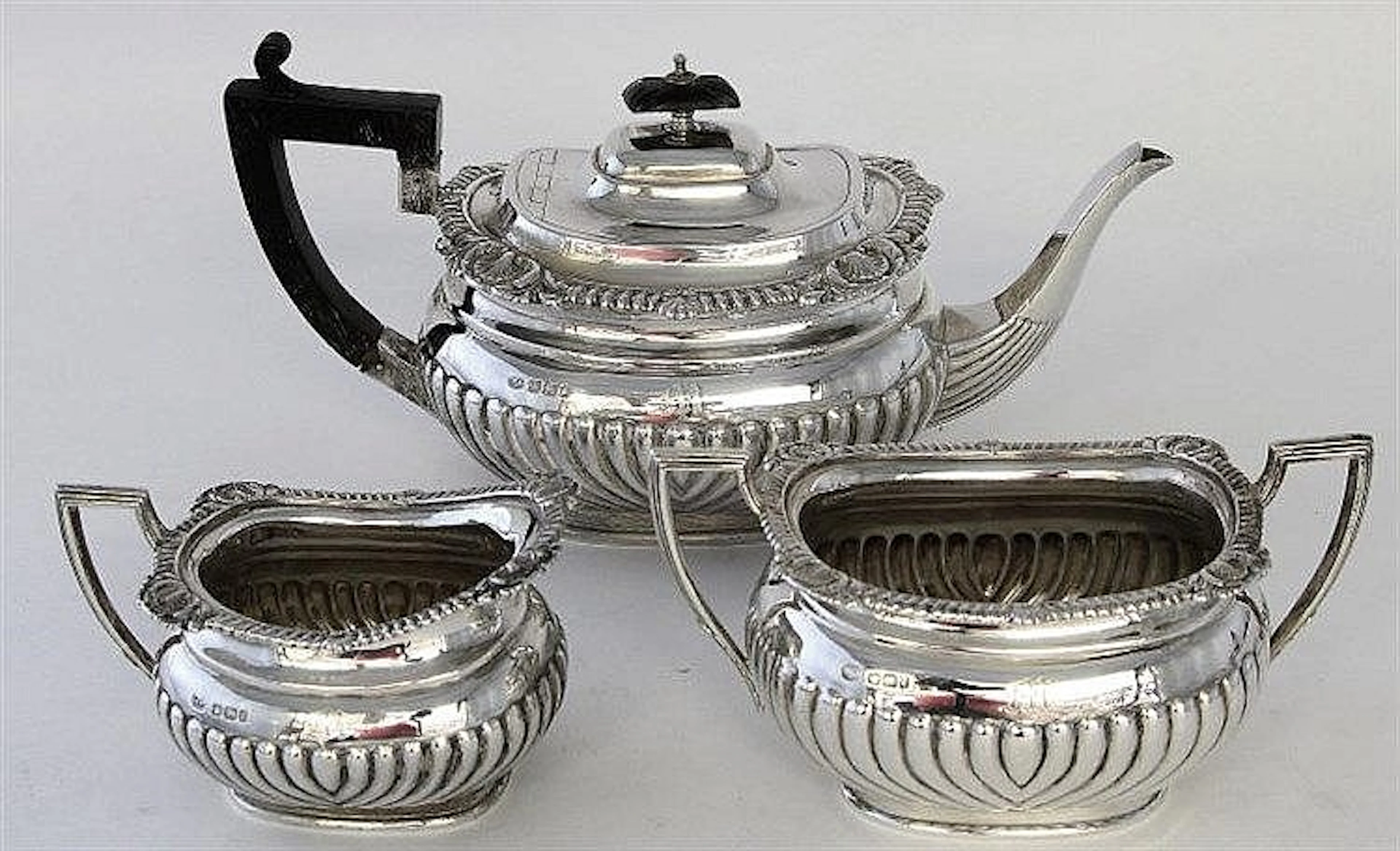 A Victorian three piece silver tea service Of ovoi