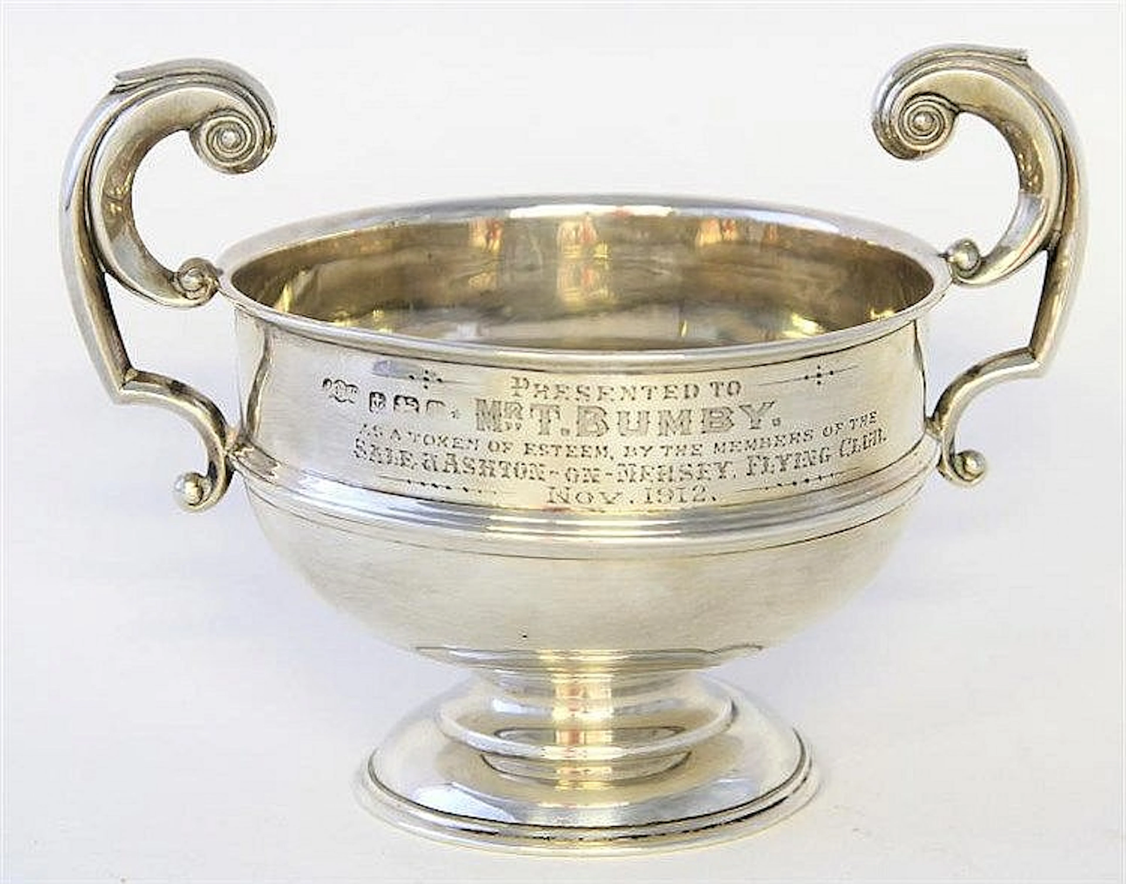An Edwardian two-handled silver presentation cup O