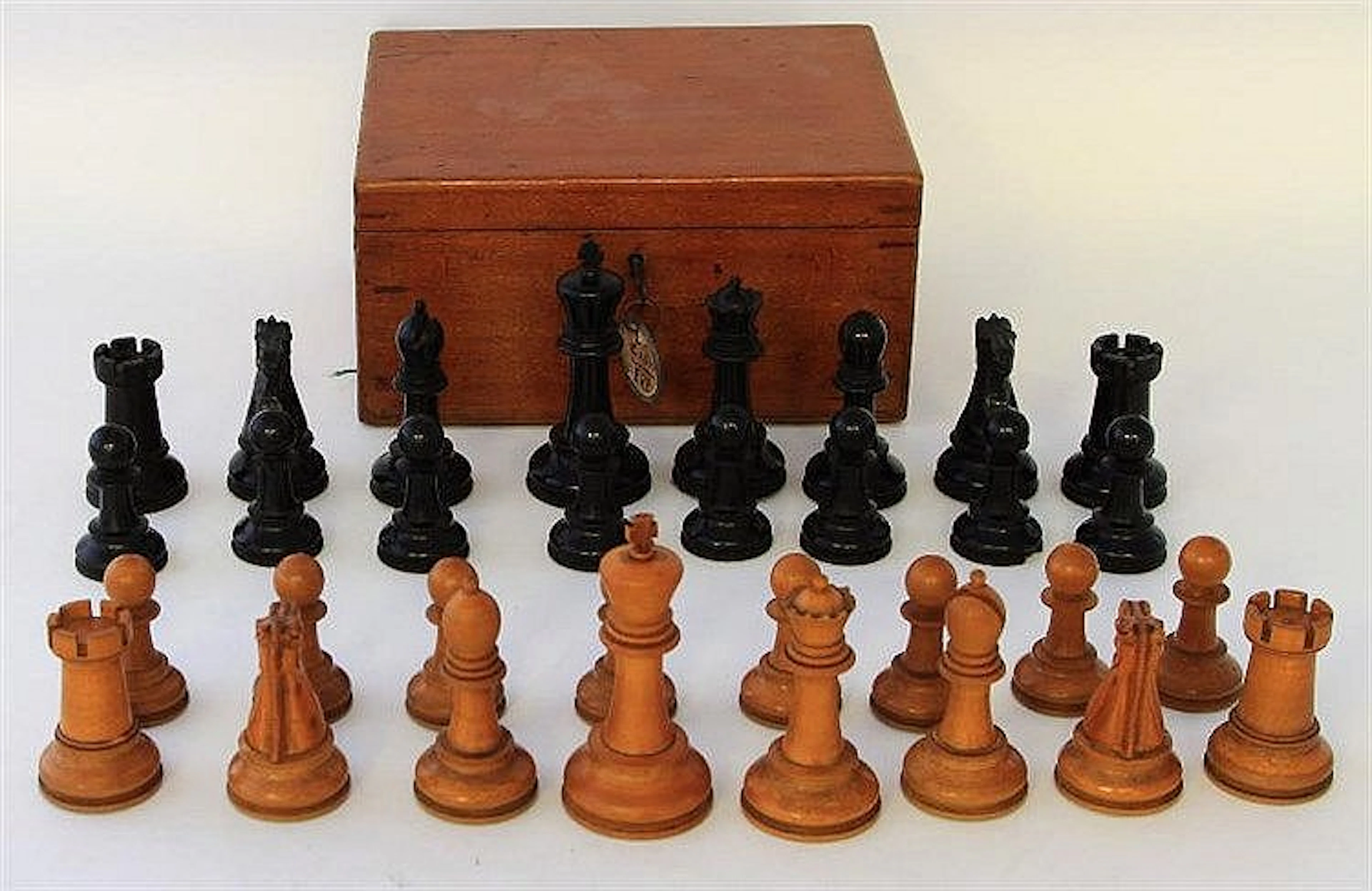 A J. Jaques & Son 'Staunton Chessmen' chess set Bo