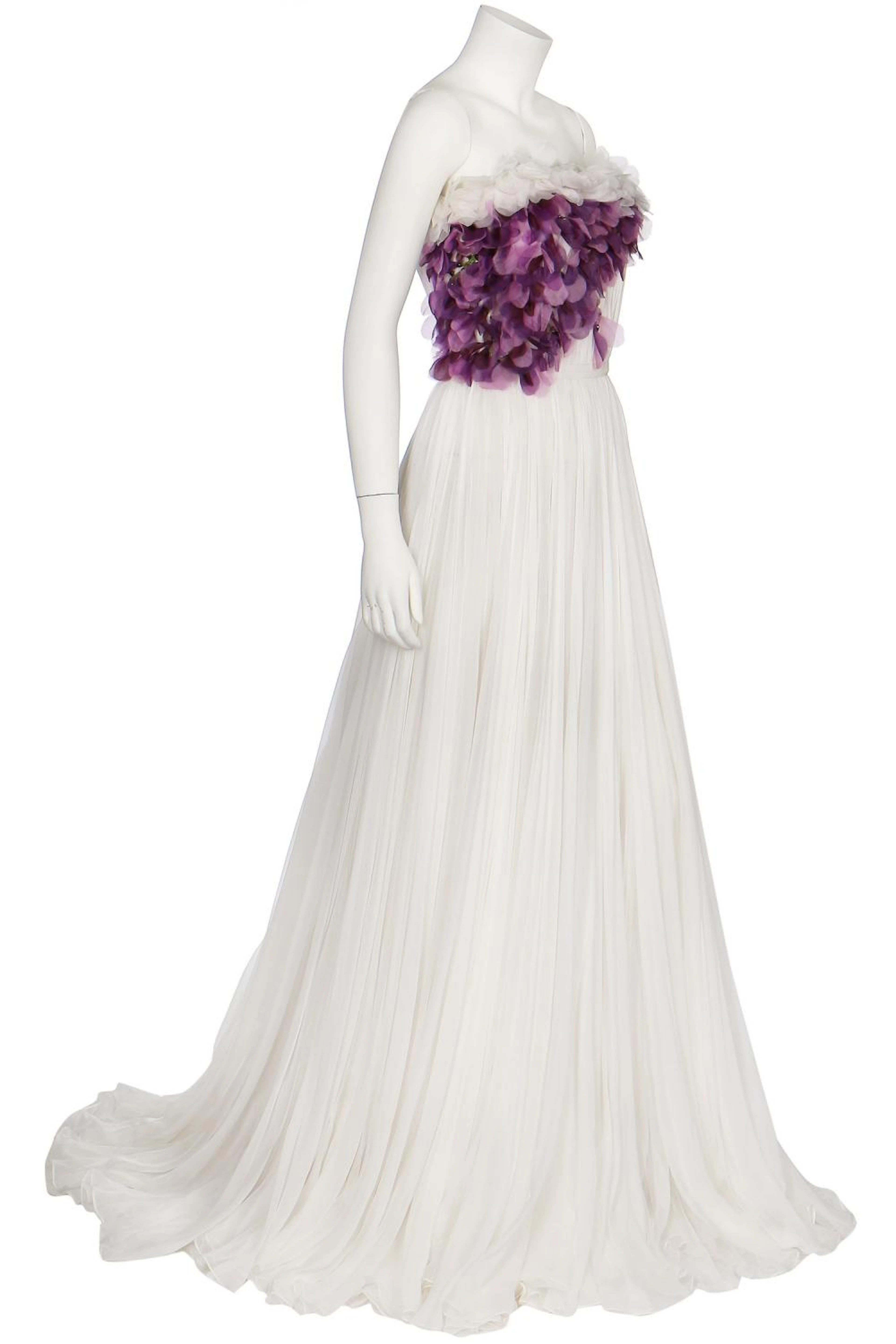 A Giambattista Valli couture white silk-chiffon evening gown