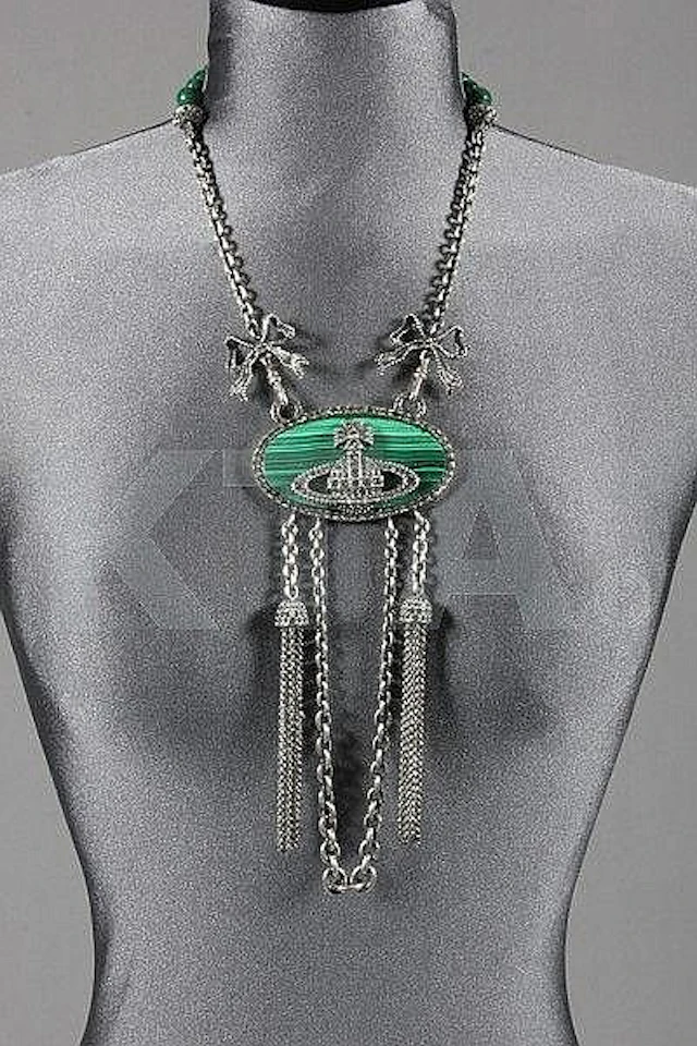 A Vivienne Westwood malachite medallion necklace,
