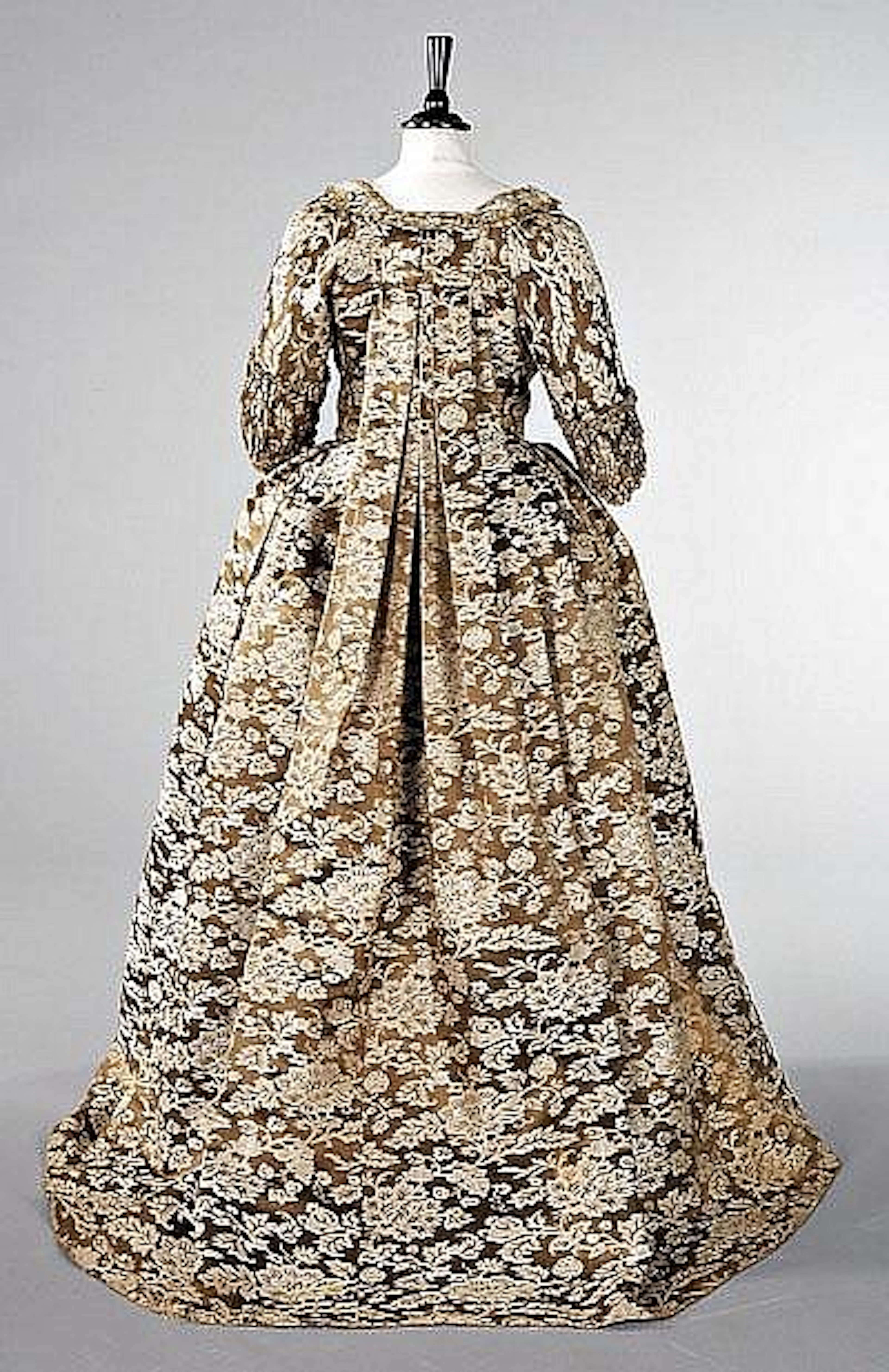 A robe à la Francaise of Chinese lampas satin,