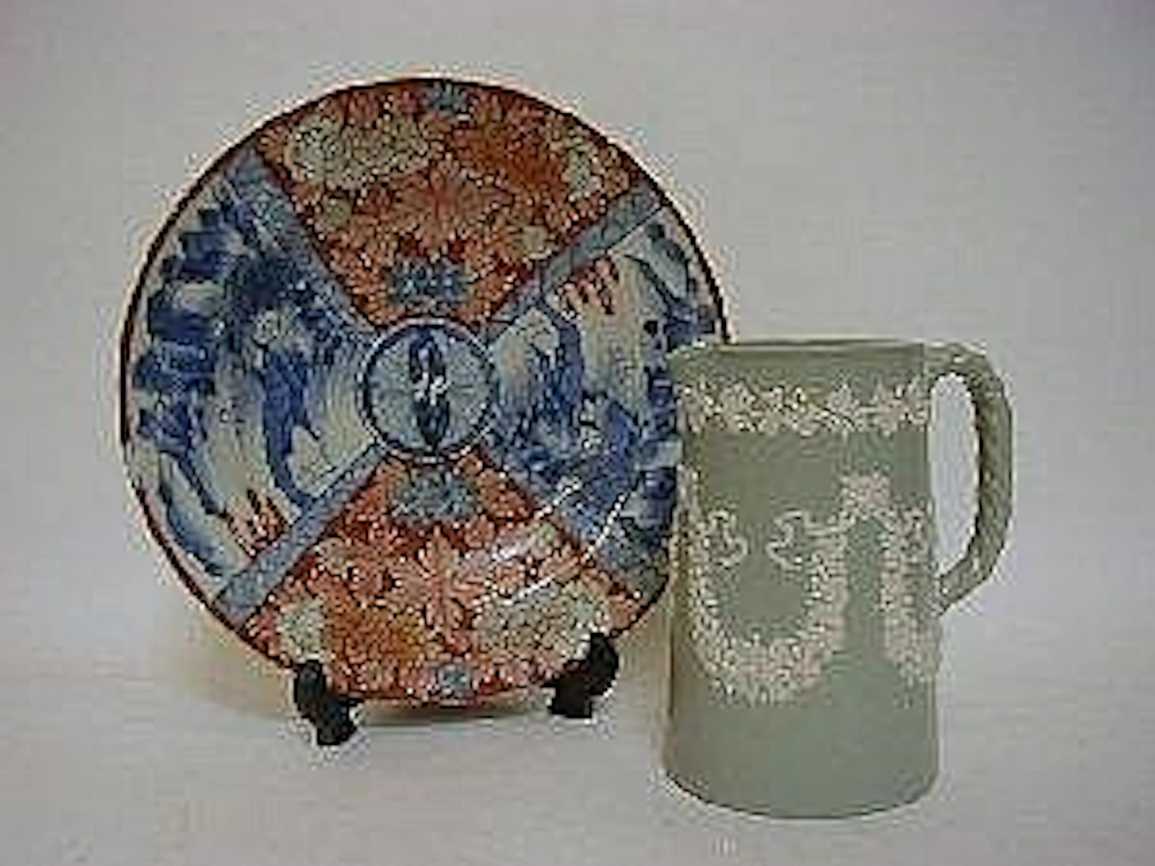 AN ORIENTAL PLATE