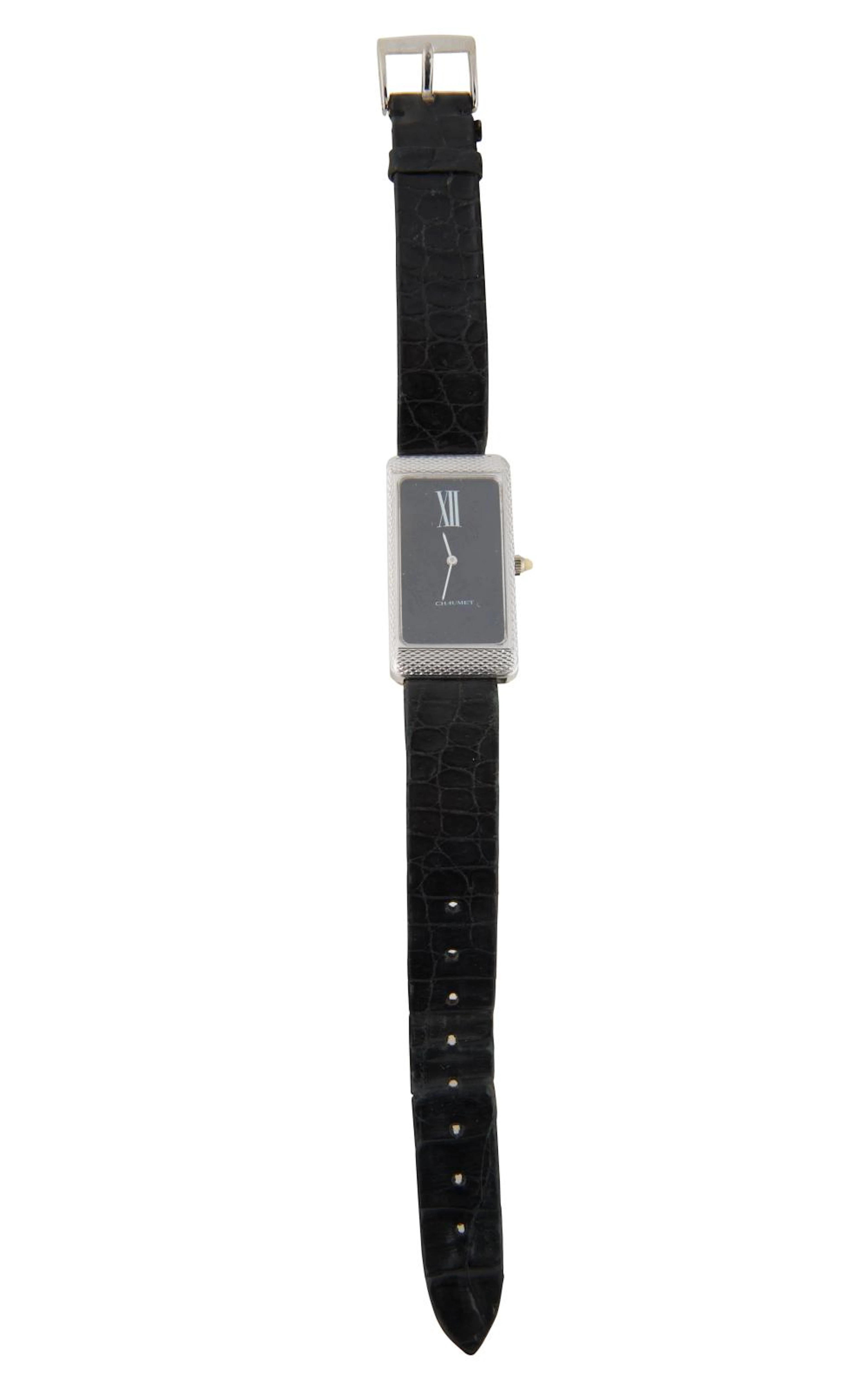 A VINTAGE WOMAN'S CHAUMET WATCH