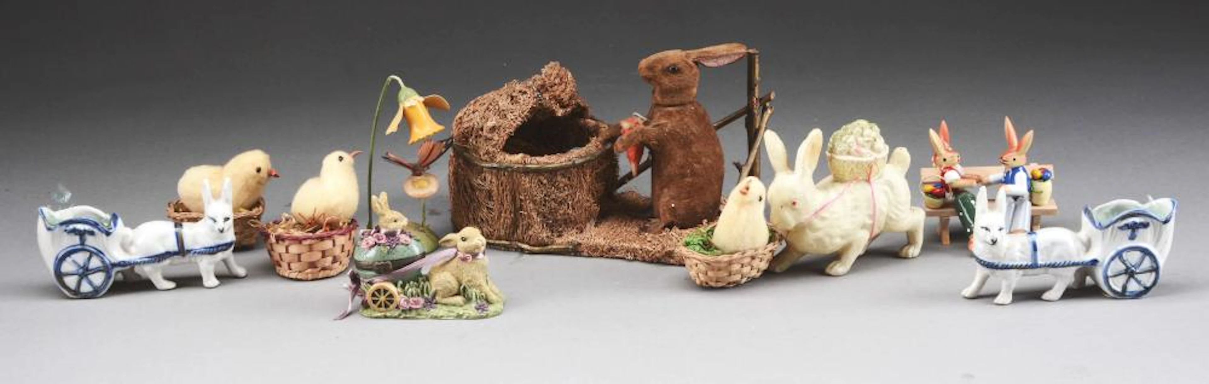 Lot of 8: Easter Decorations.