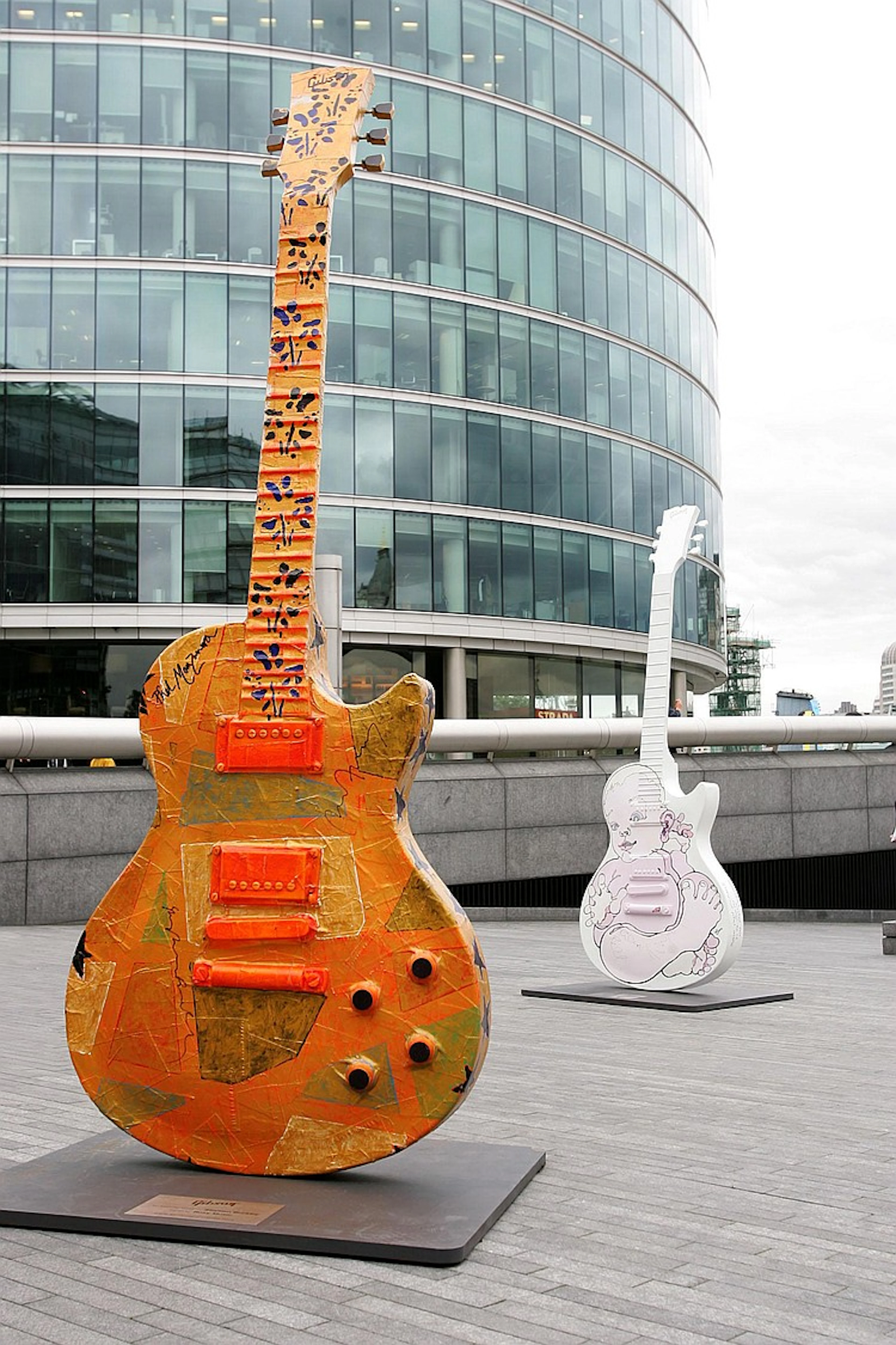 ROXY MUSIC RE-MAKE/RE-MODEL GIBSON SCULPTURE