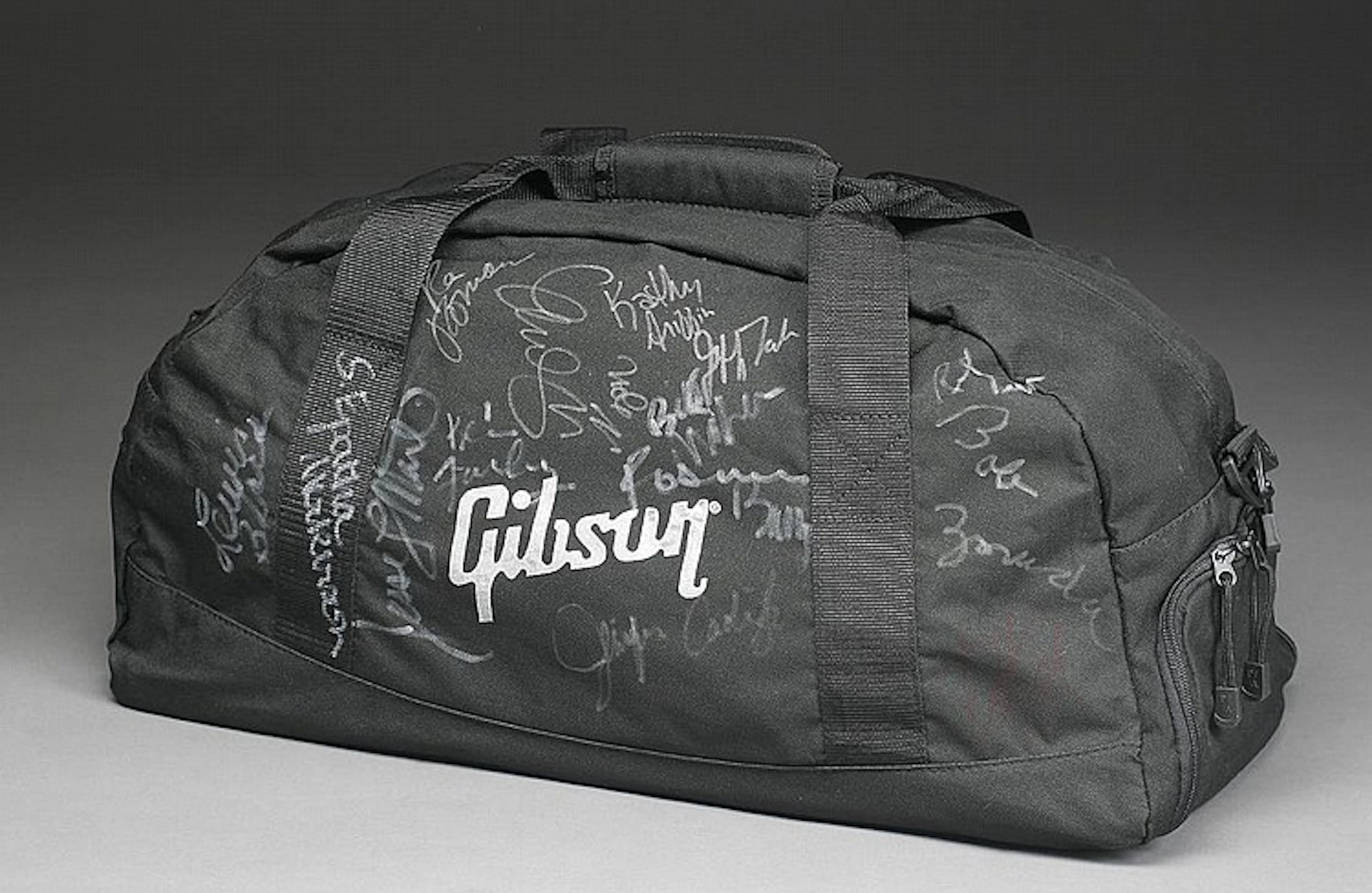 HBO COMEDY FESTIVAL SIGNED GIBSON GEAR BAG