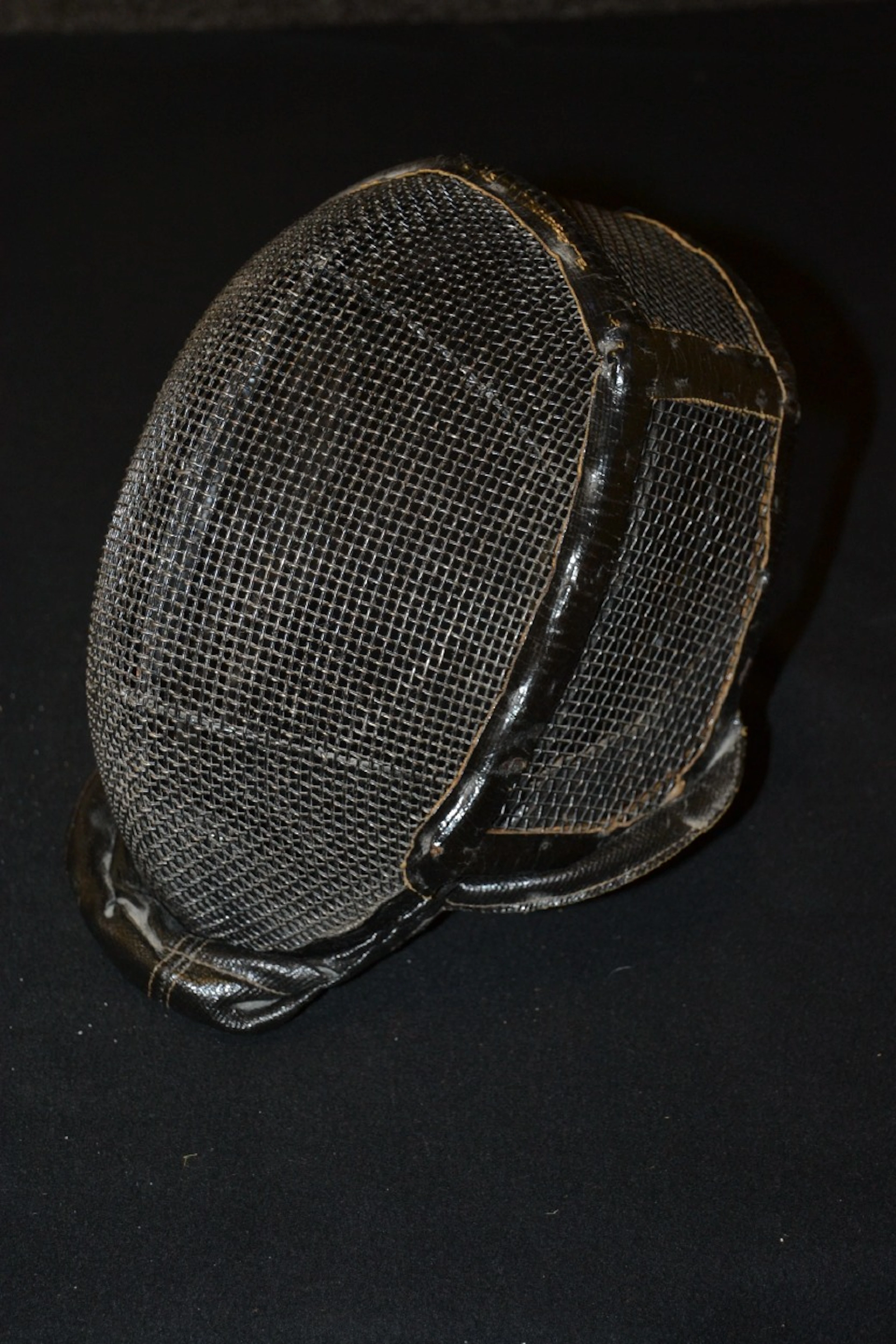 MASK. För fäktning, antik.
