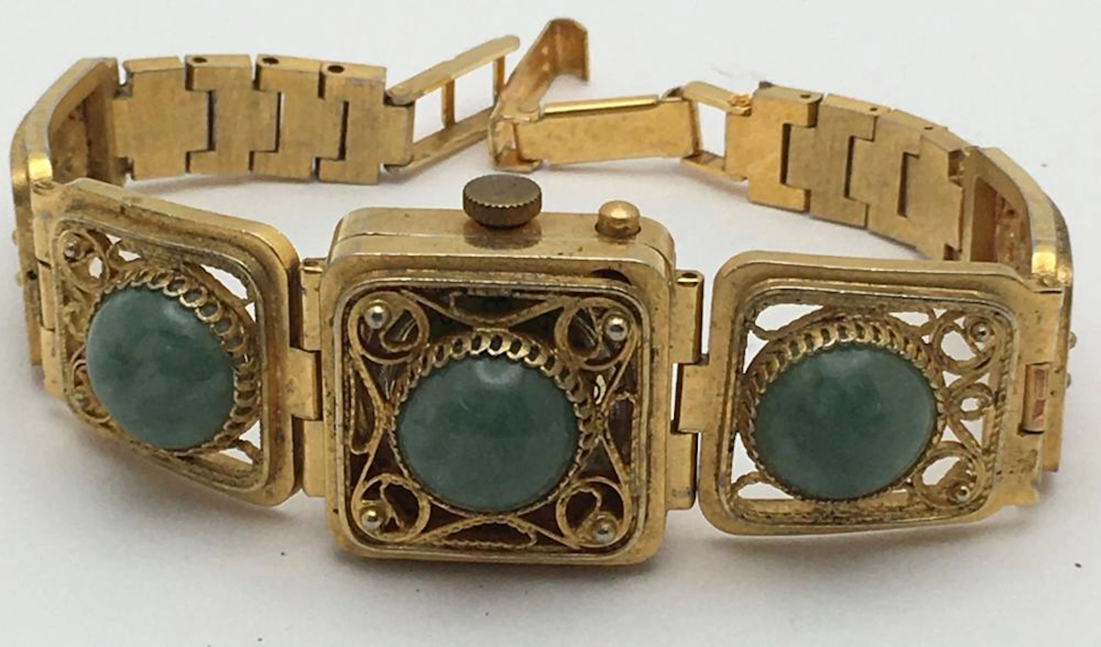 Goldtone And Jade Wrist Watch / Armband