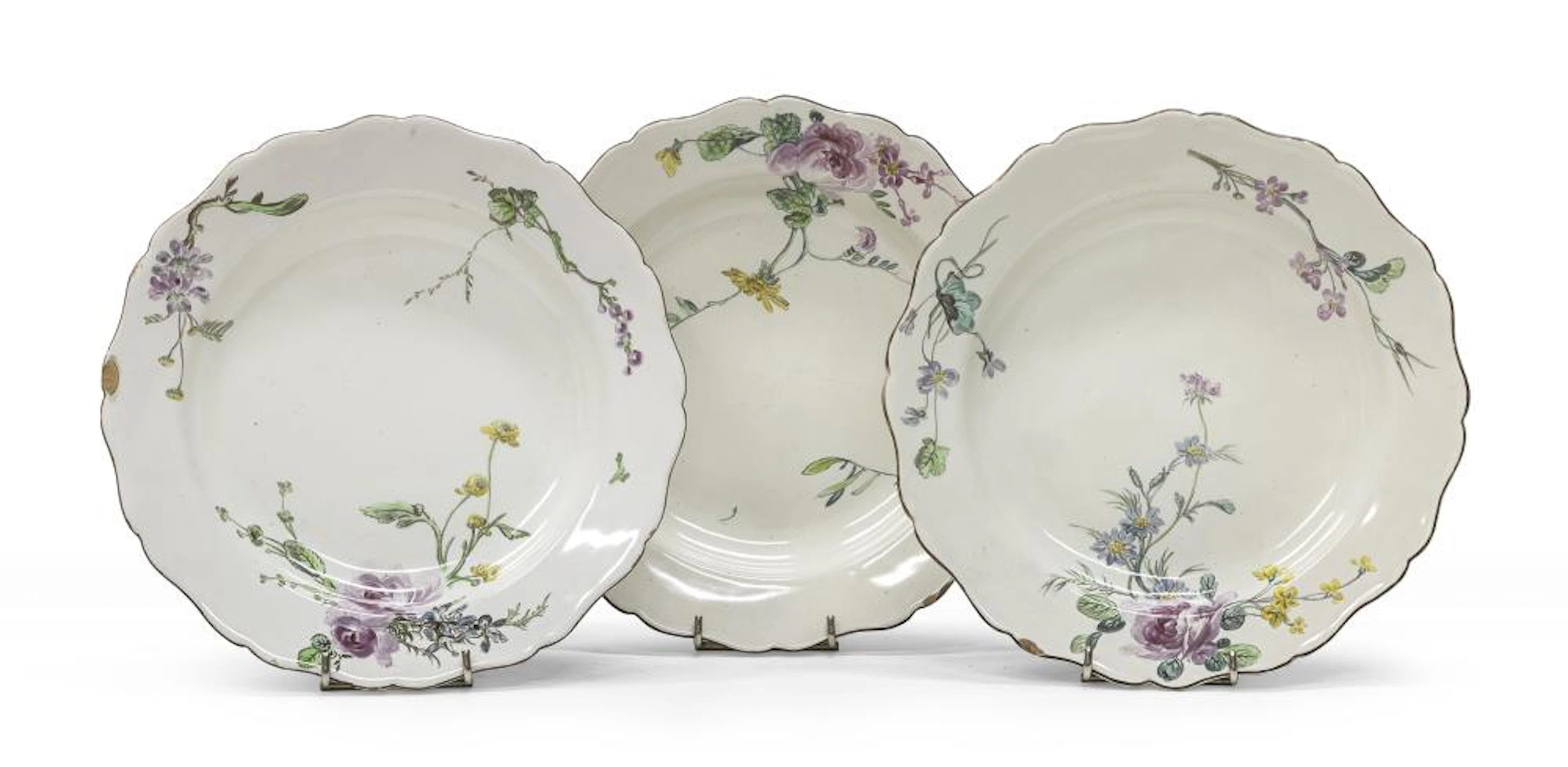 THREE CERAMIC PLATES, 19TH CENTURY