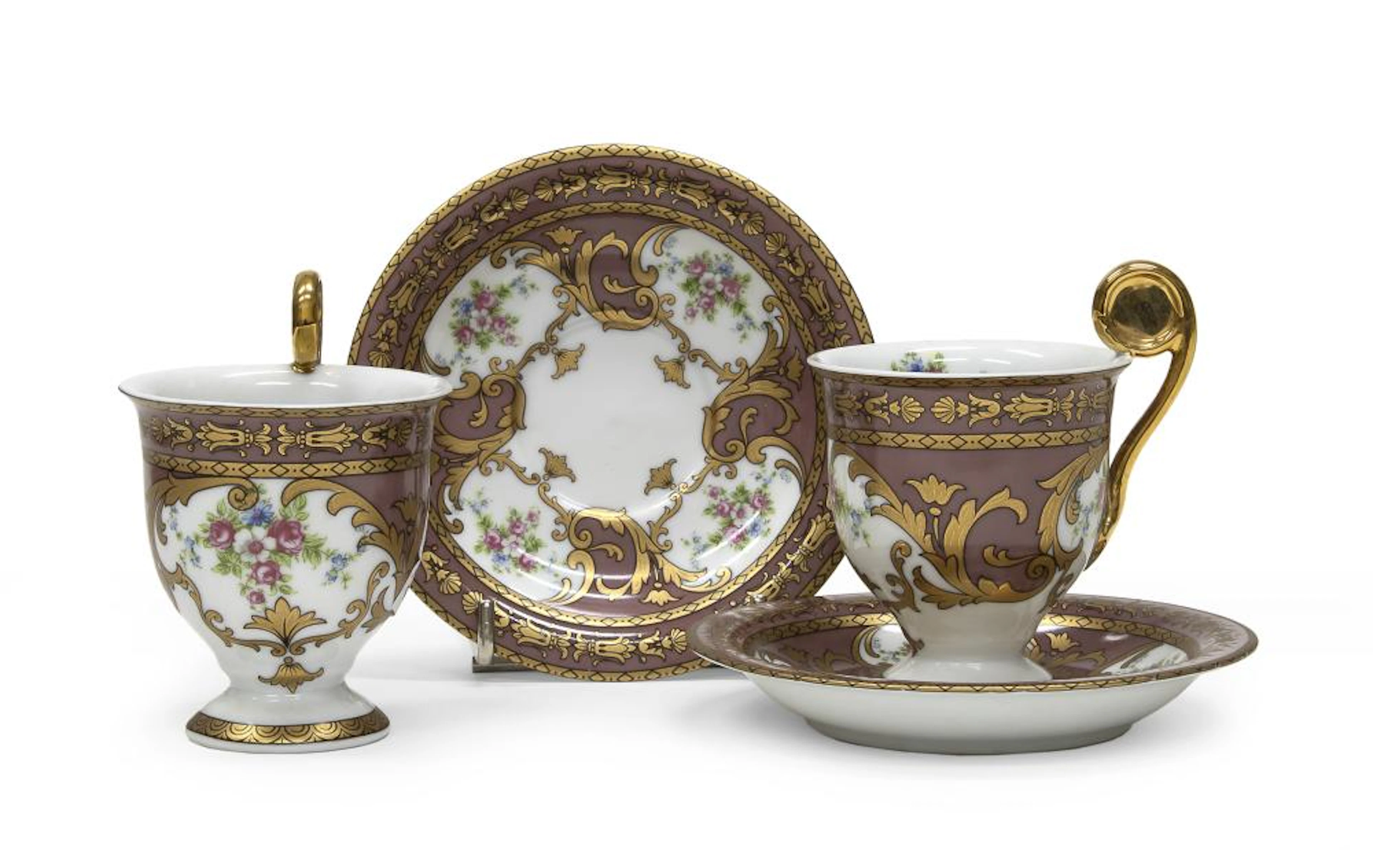 PAIR OF PORCELAIN CUPS, 20TH CENTURY
