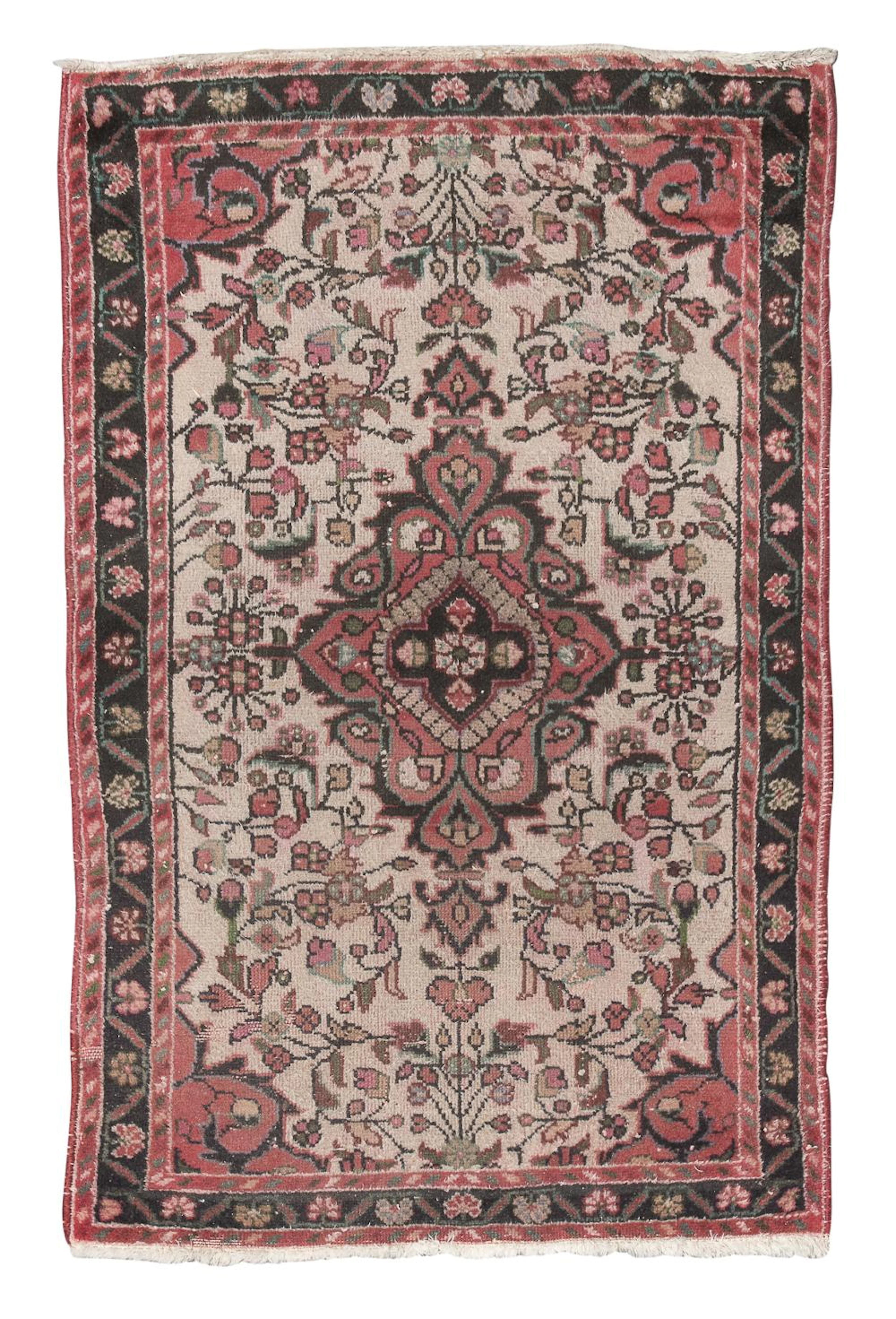 HAMADAN RUG EARLY 20TH CENTURY