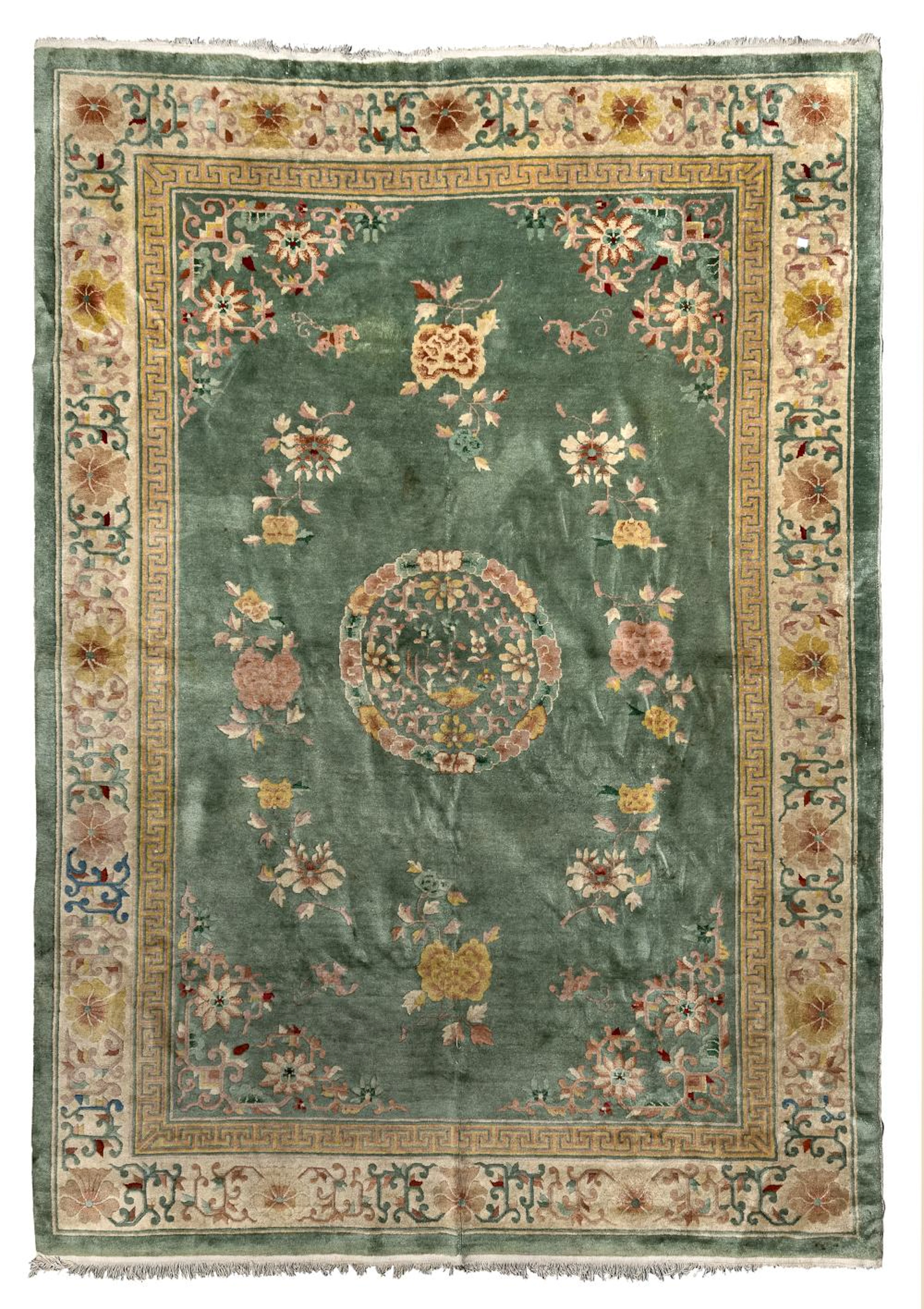 A CHINESE TIEN-TSIN CARPET, FIRST HALF 20TH CENTURY.