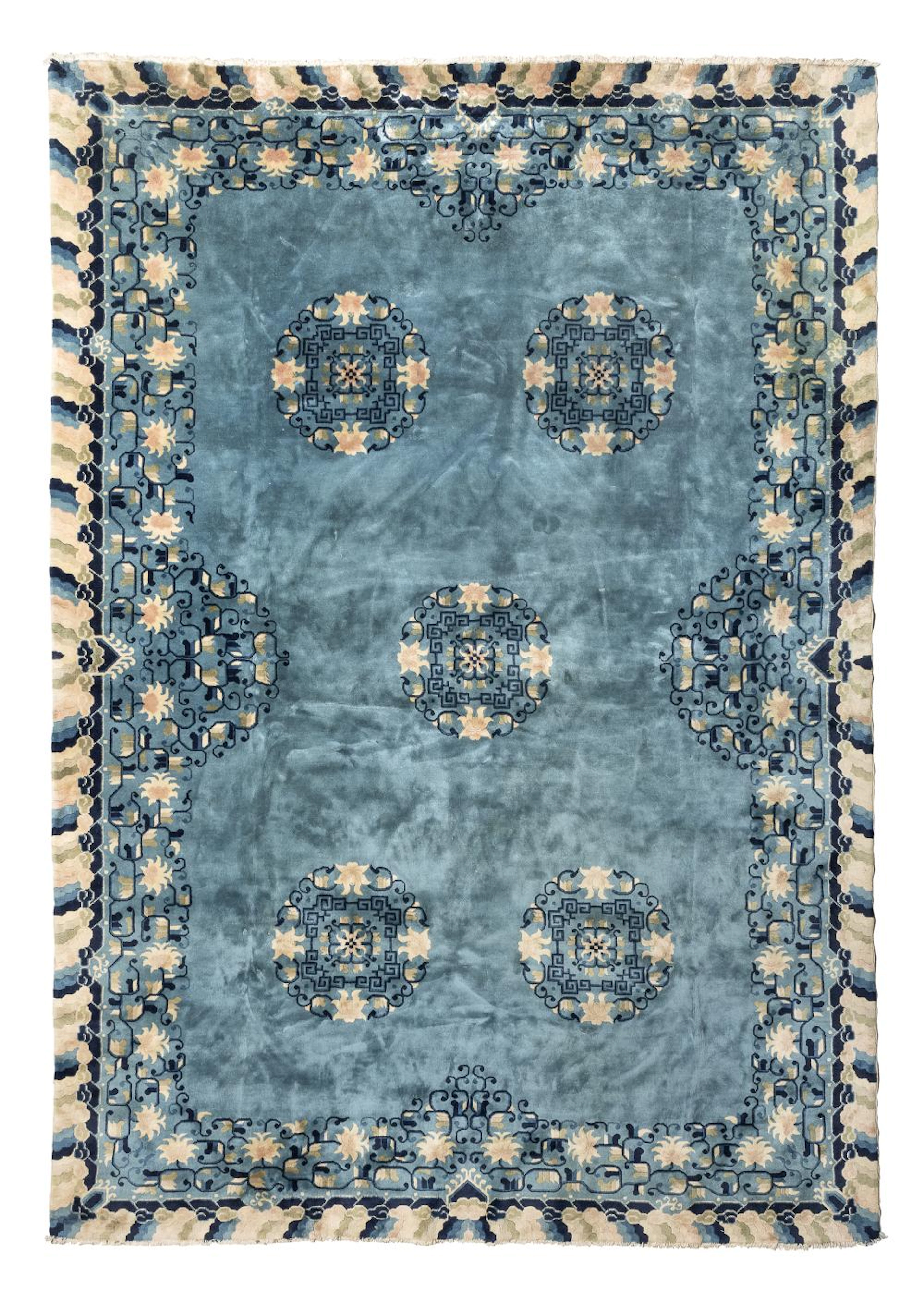 A CHINESE CARPET. BEIJING, EARLY 20TH CENTURY.