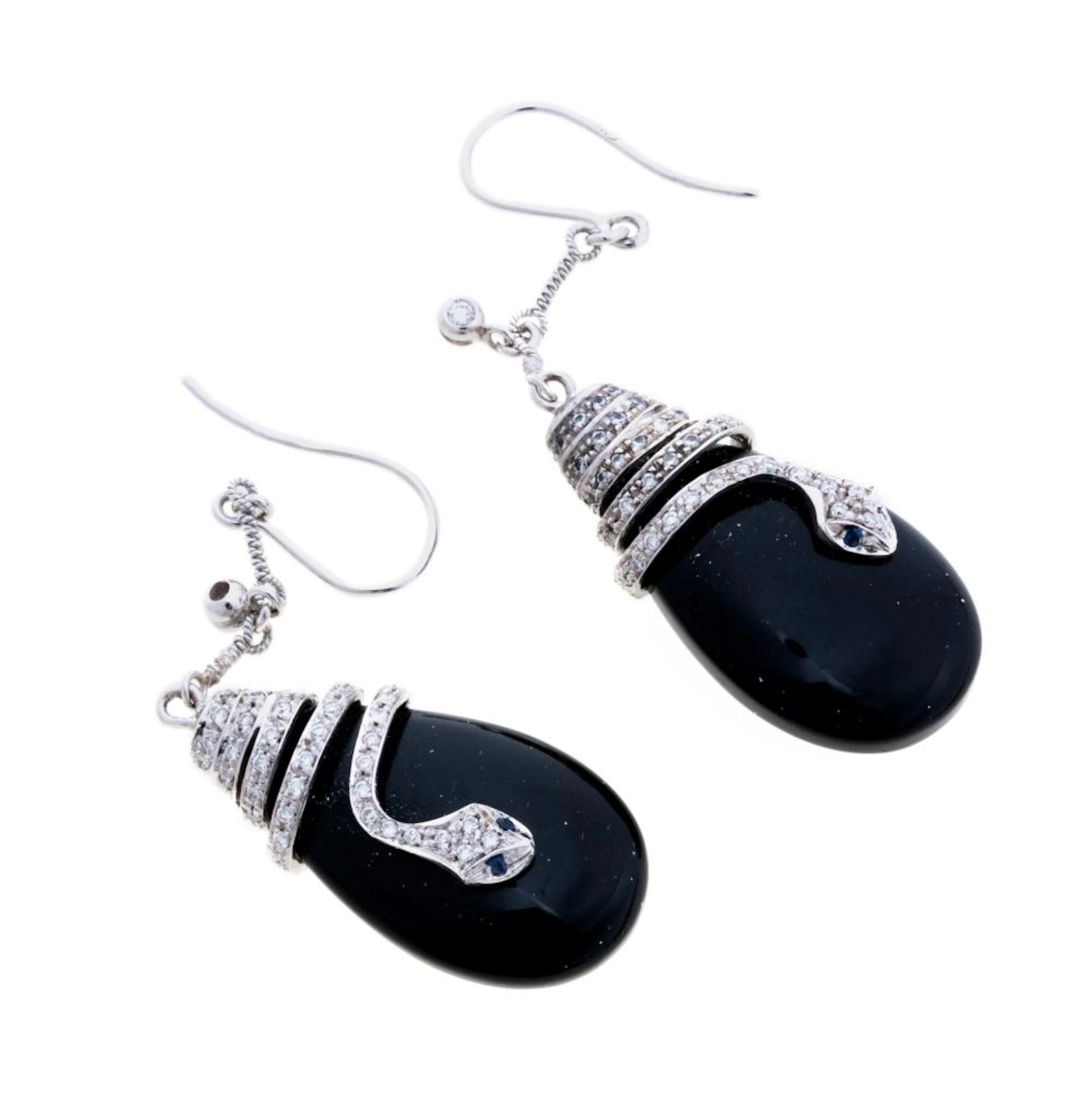 NICE PAIR OF EARRINGS