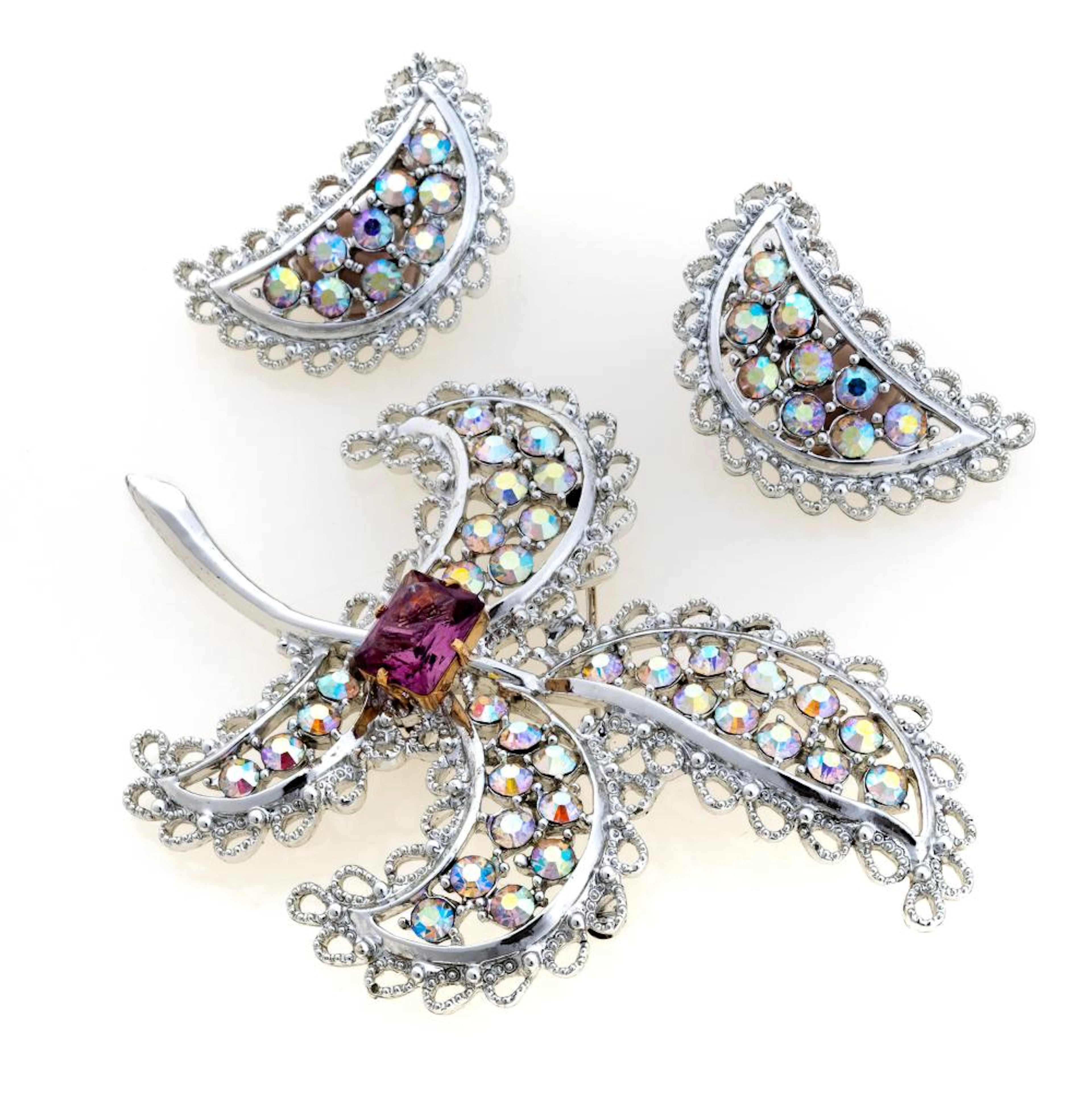SET OF A PAIR OF EARRINGS AND BROOCH BRAND EMMONS