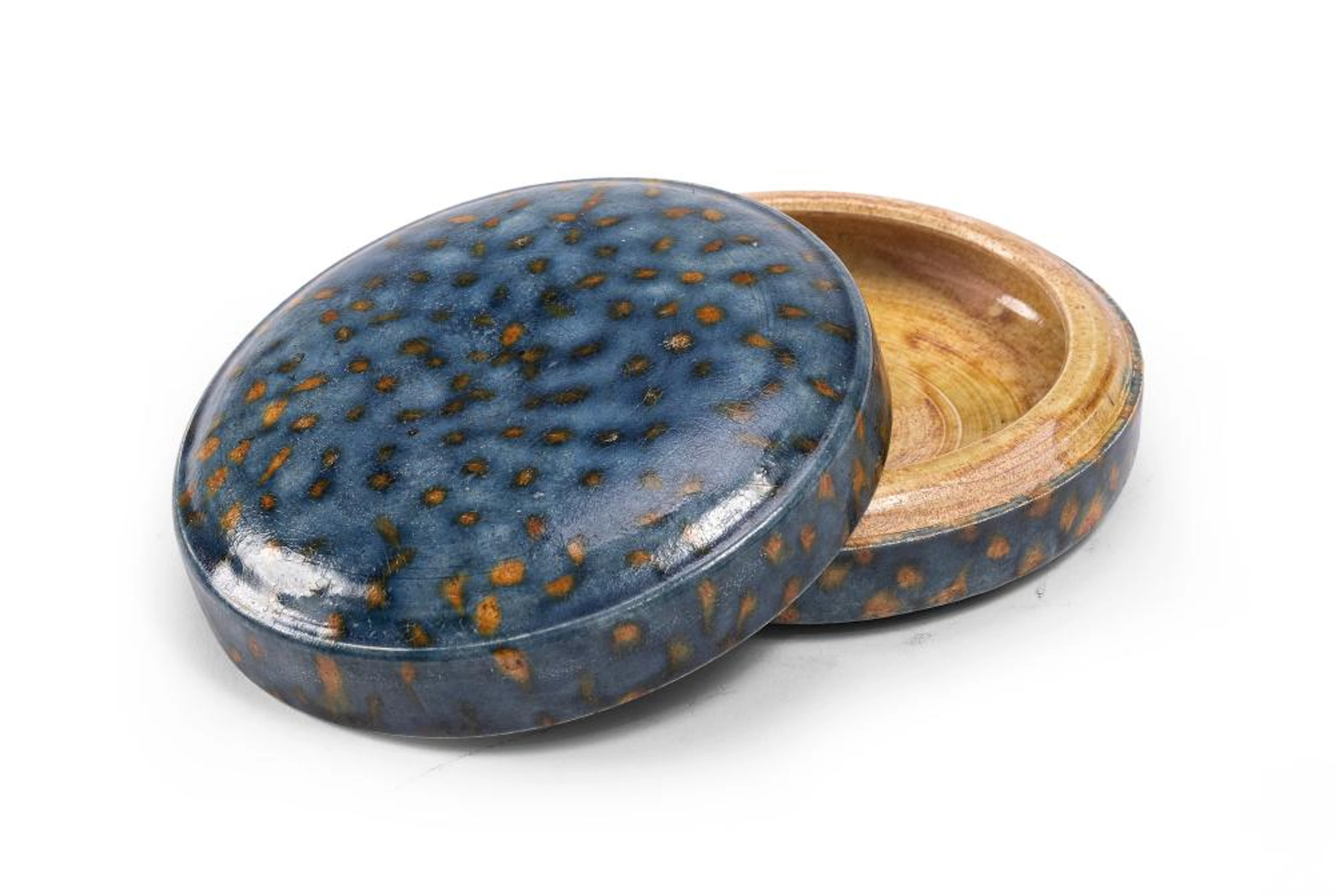 A CHINESE GLAZED CERAMIC BOX, EARLY 20TH CENTURY