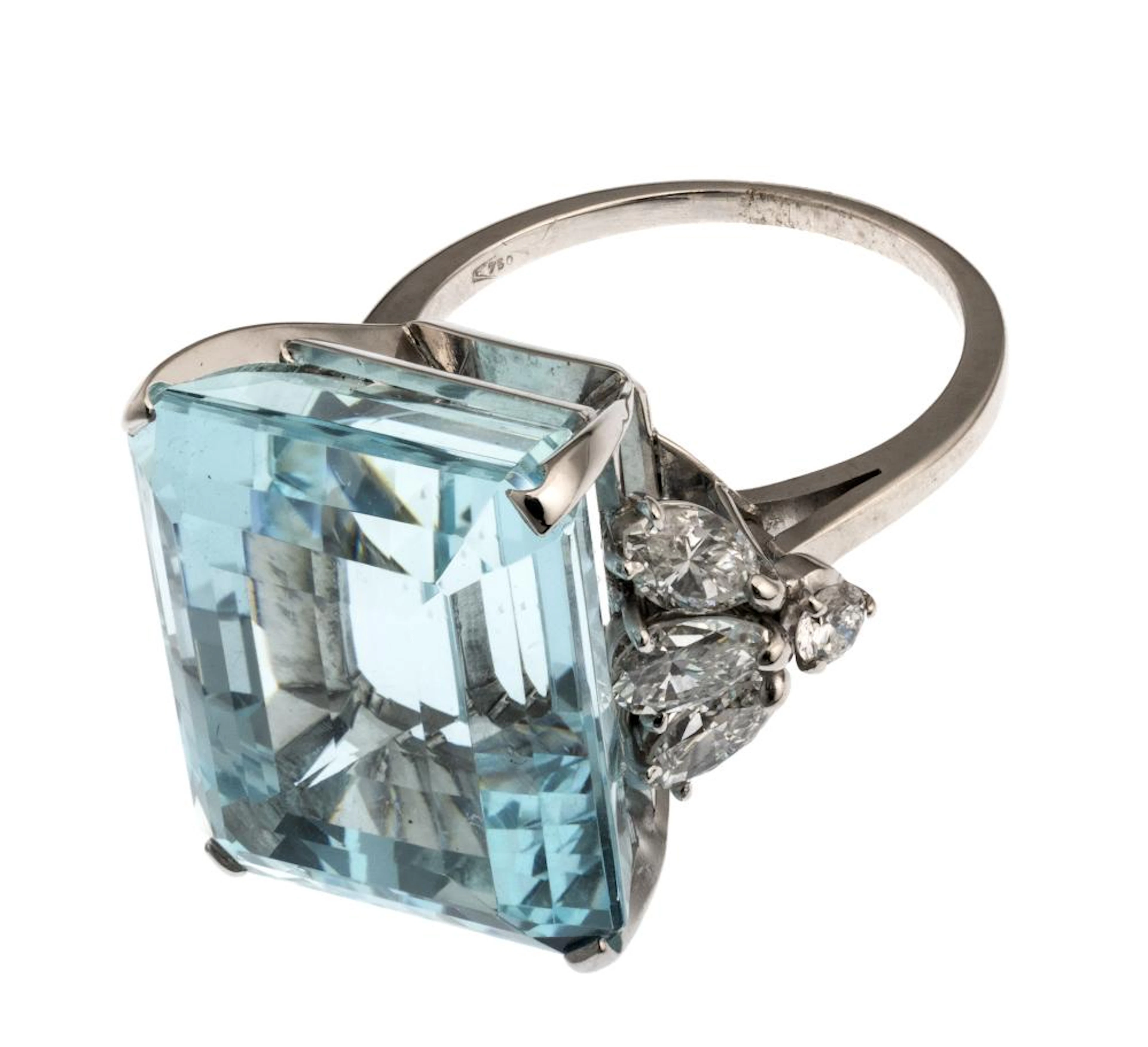 WHITE GOLD RING