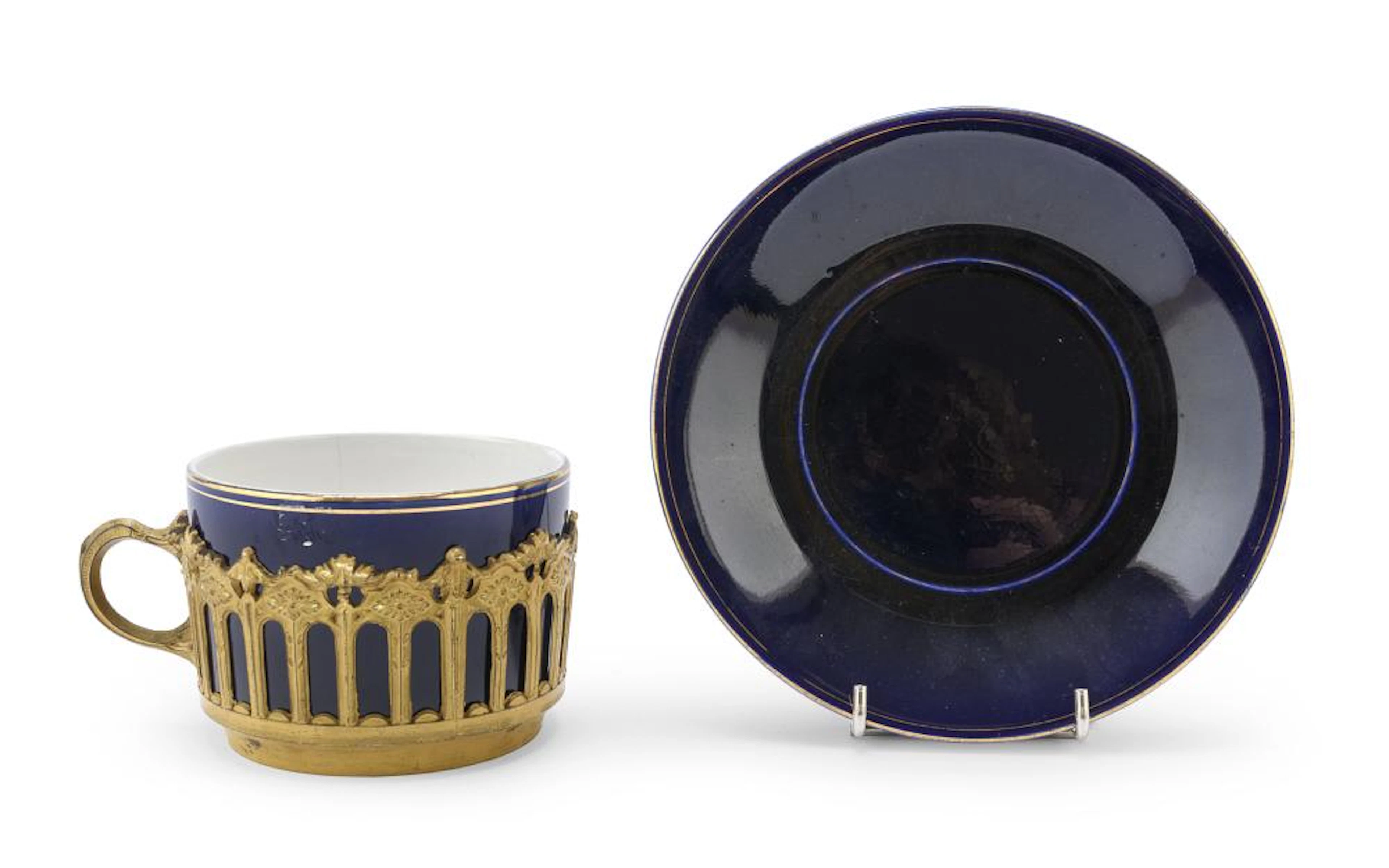 CERAMIC MUG AND SAUCER, ENGLAND 20th CENTURY