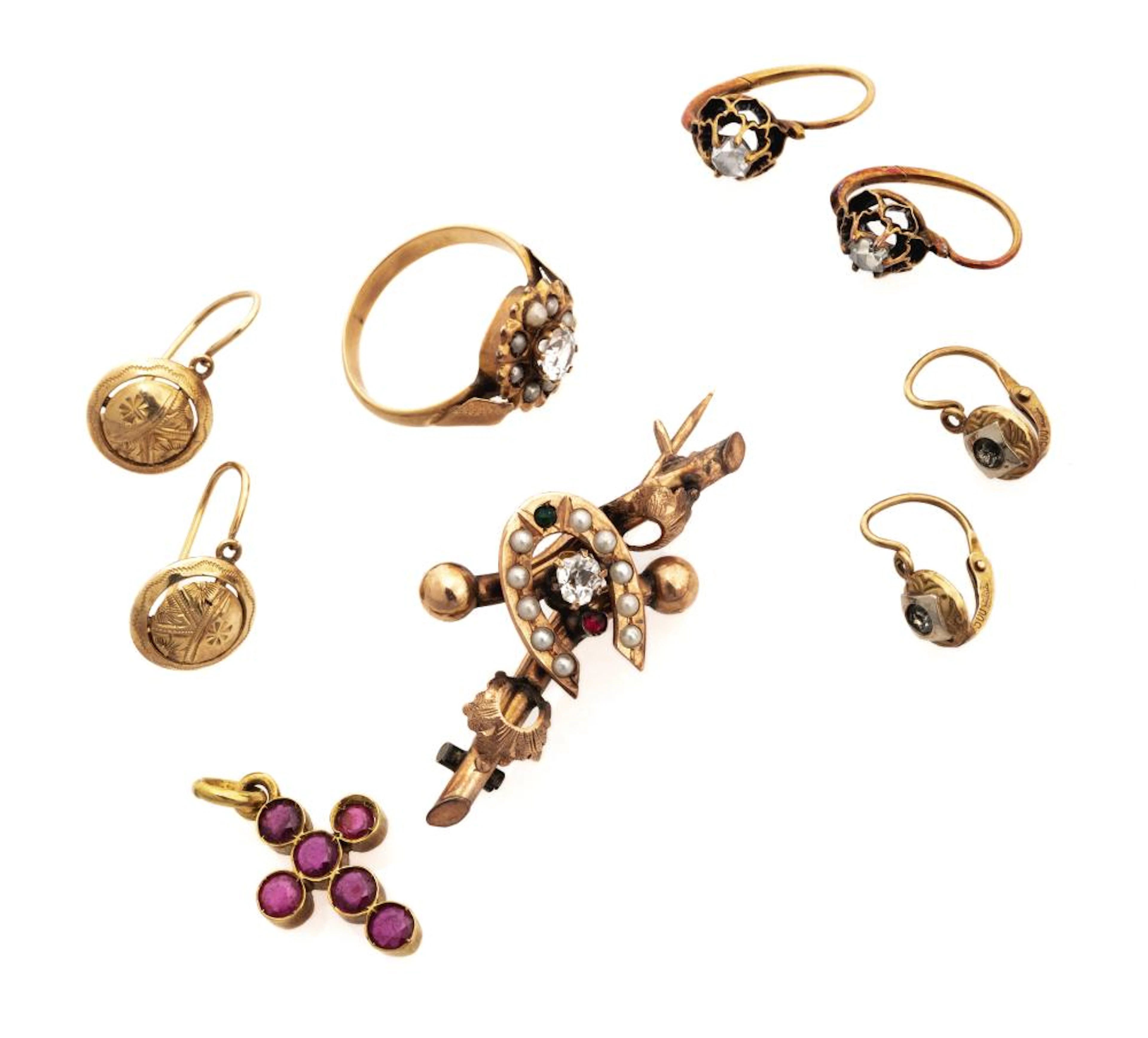 THREE PAIRS OF EARRINGS, ONE RING, ONE PENDANT AND ONE BROOCH