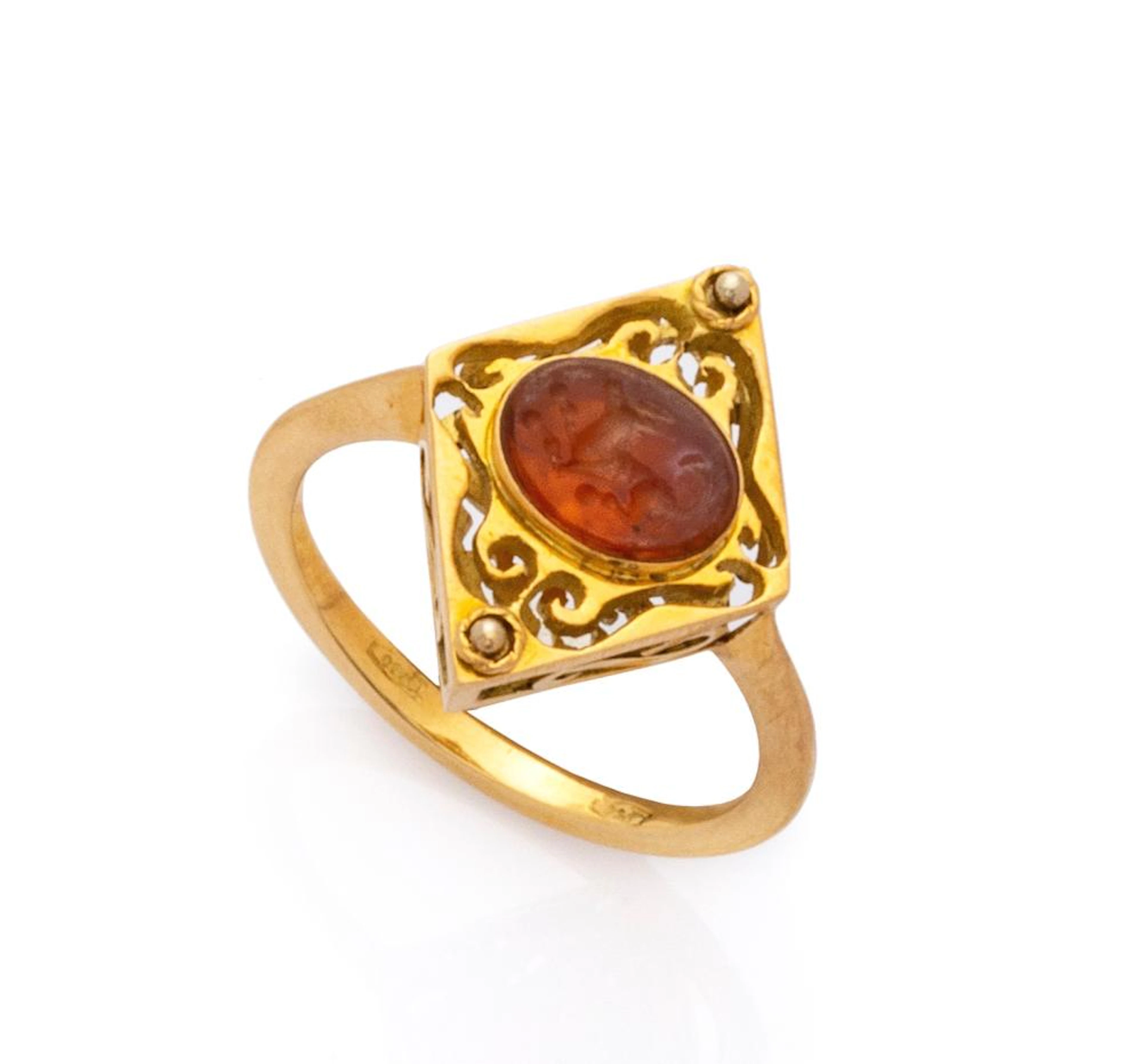 ATTRACTIVE RING