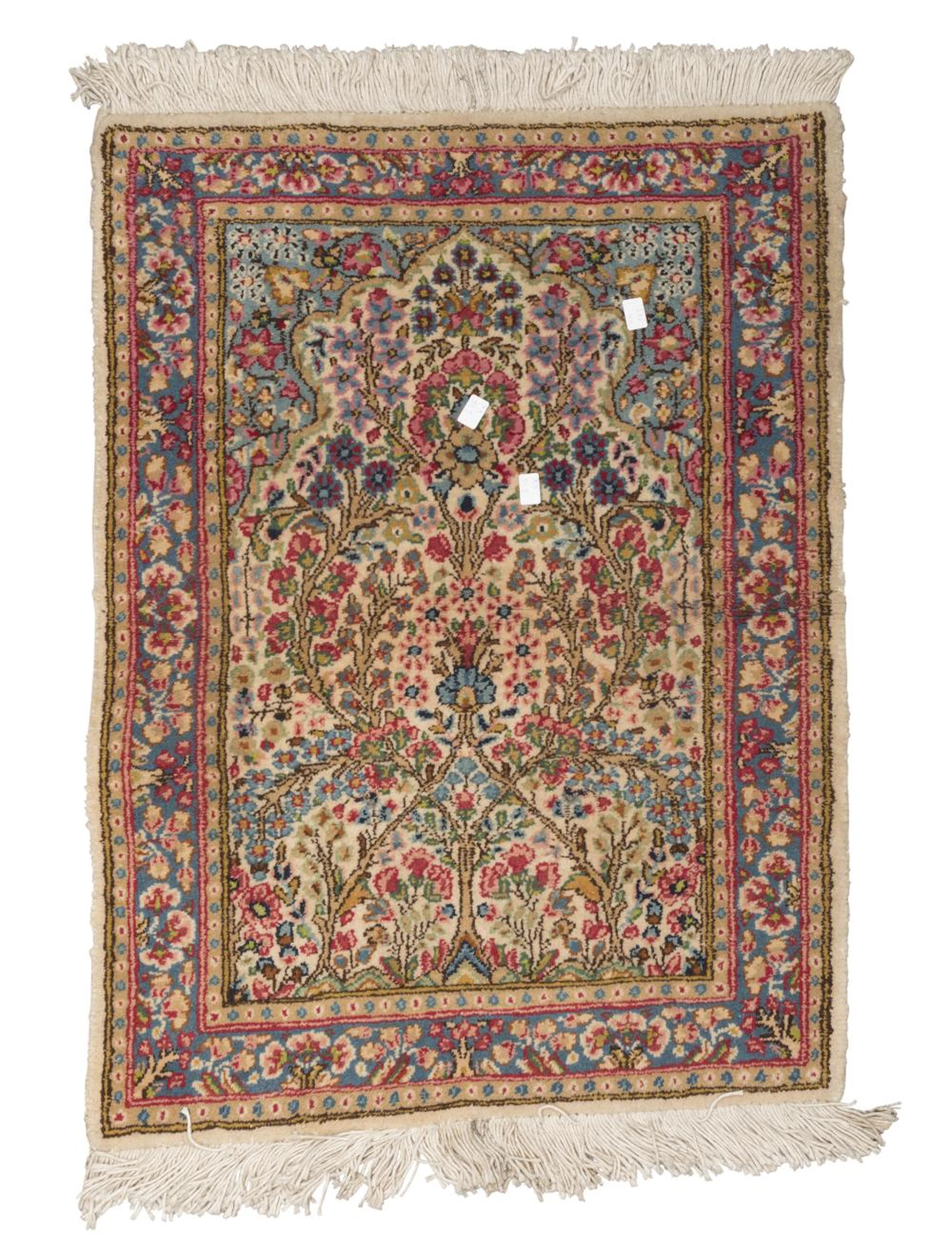 BED RUG KIRMAN, MID- 20TH CENTURY