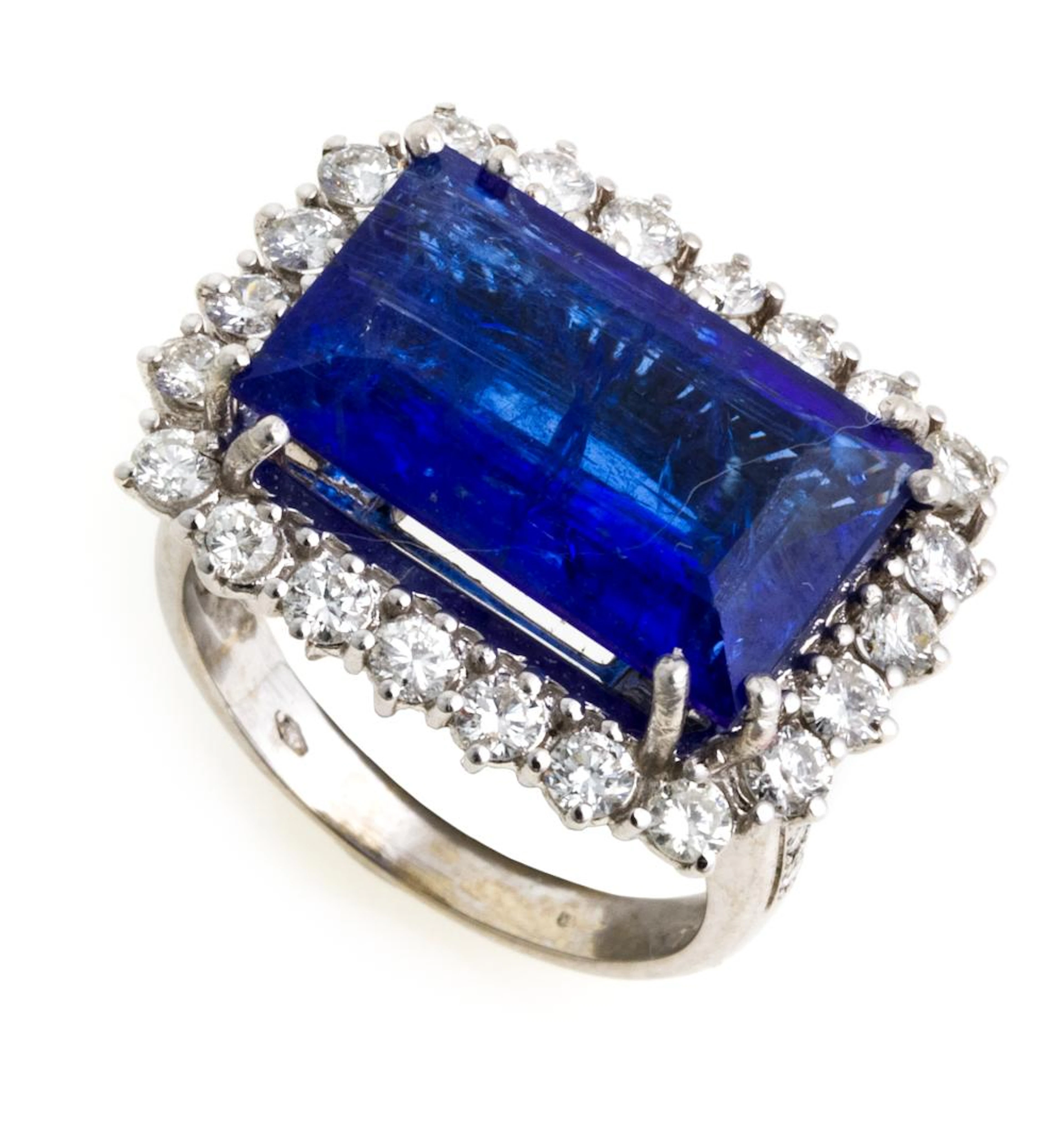 RING WITH TANZANITE