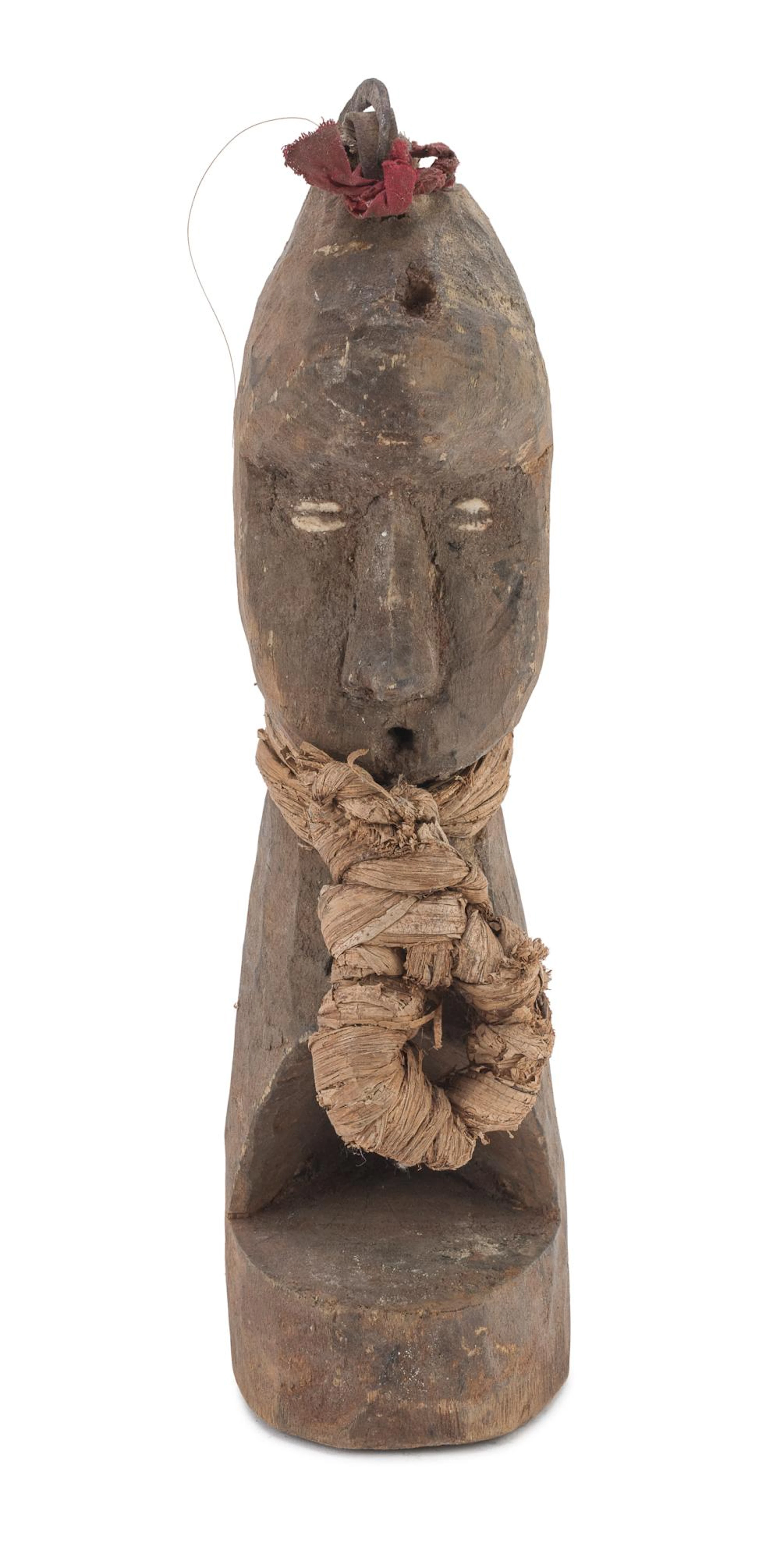 AFRICAN WOOD SCULPTURE, DEPICTING FIGURE. 20TH CENTURY.