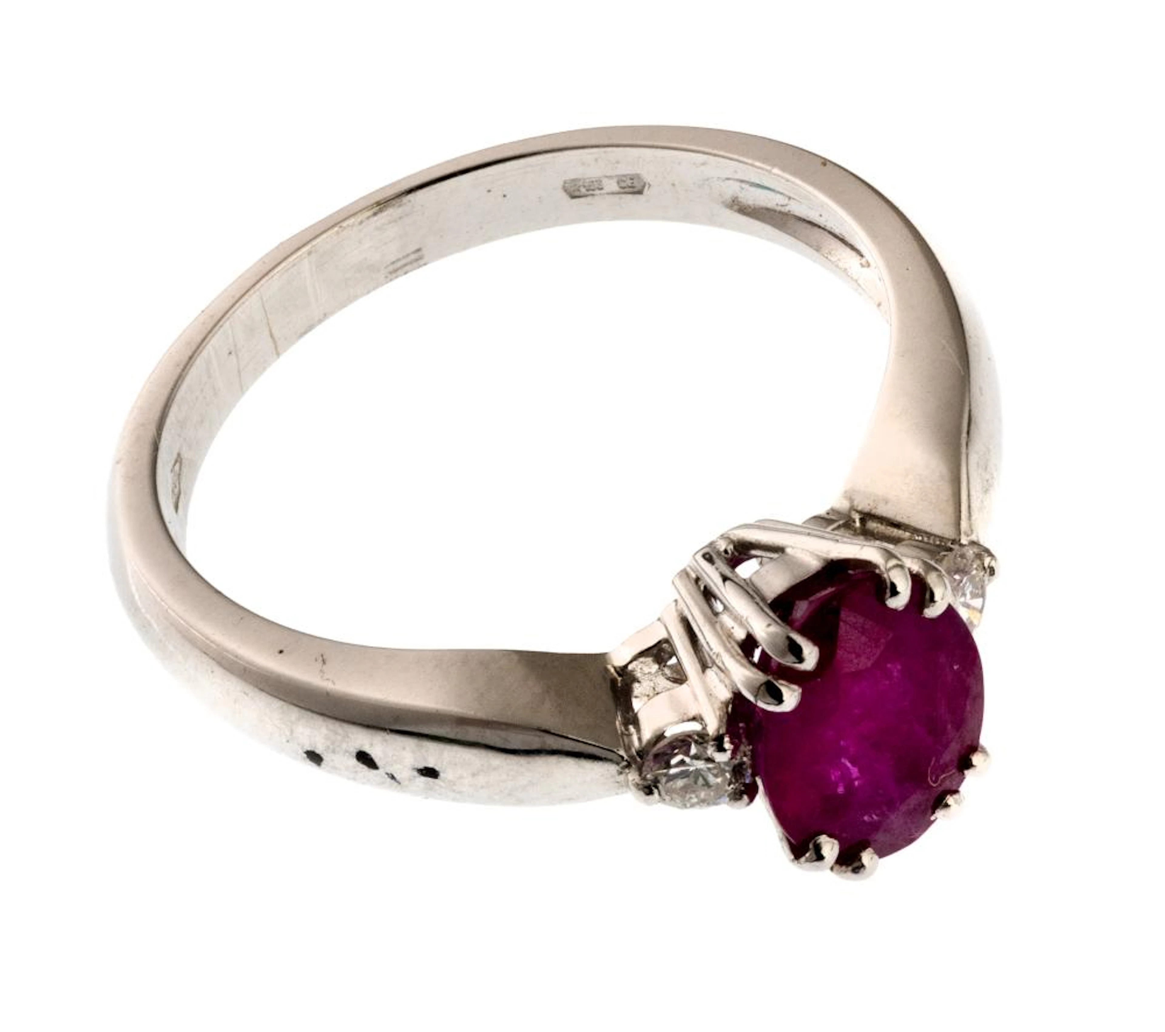WHITE GOLD RING WITH RUBY AND DIANONDS