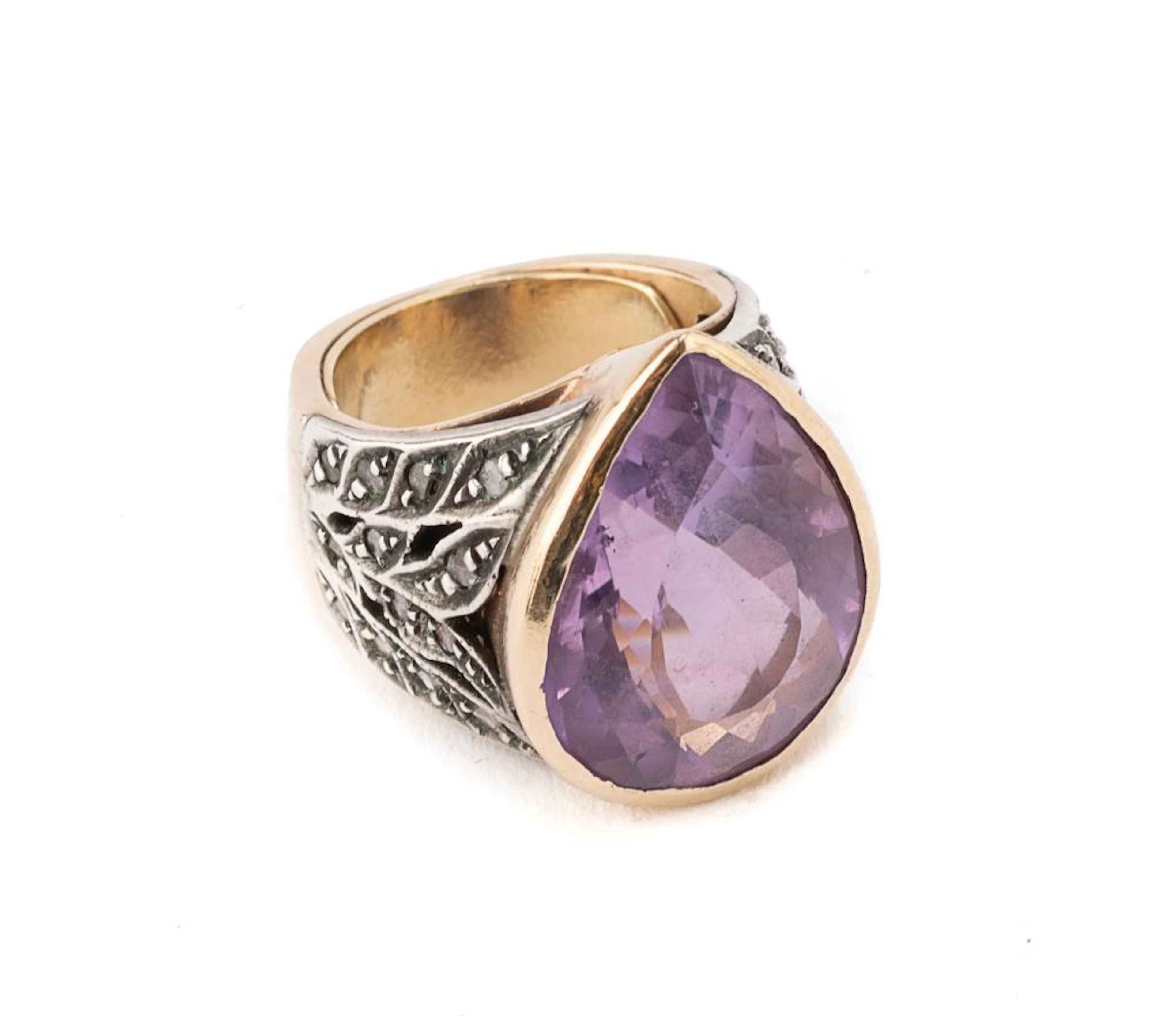 GOLD RING