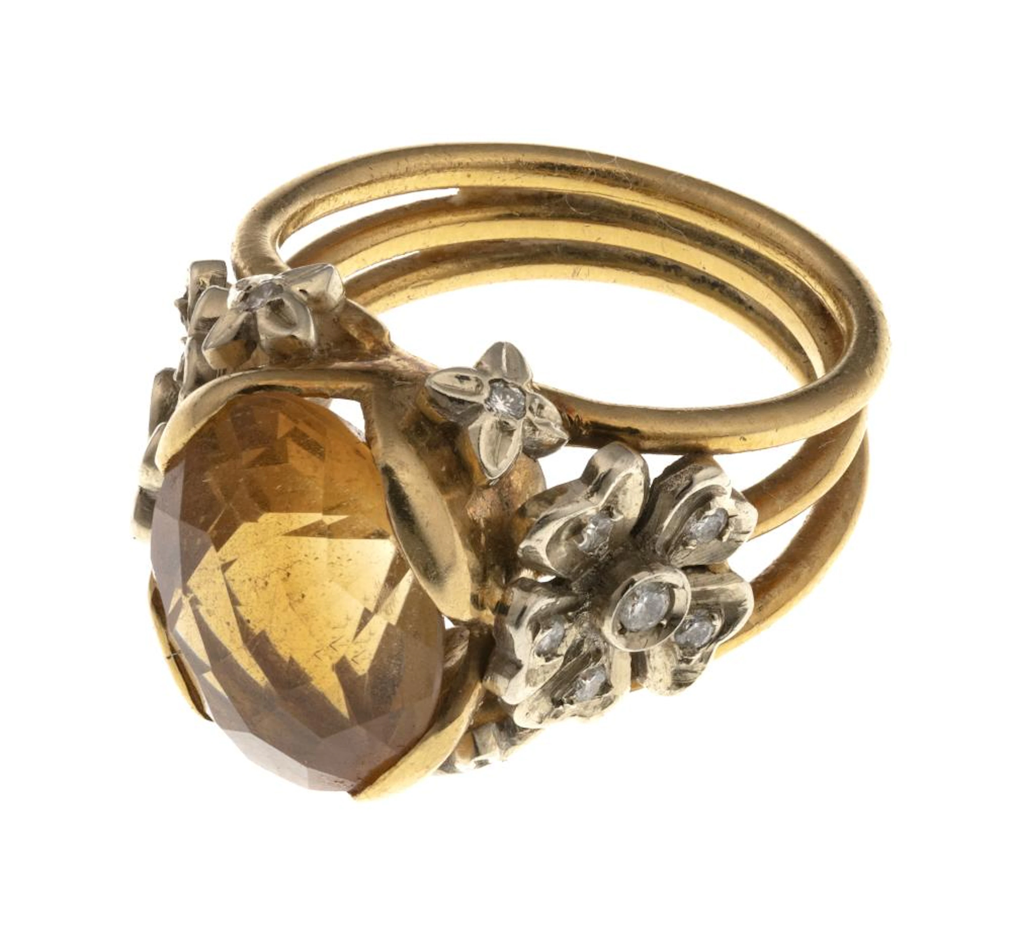 GOLD RING WITH TOPAZ