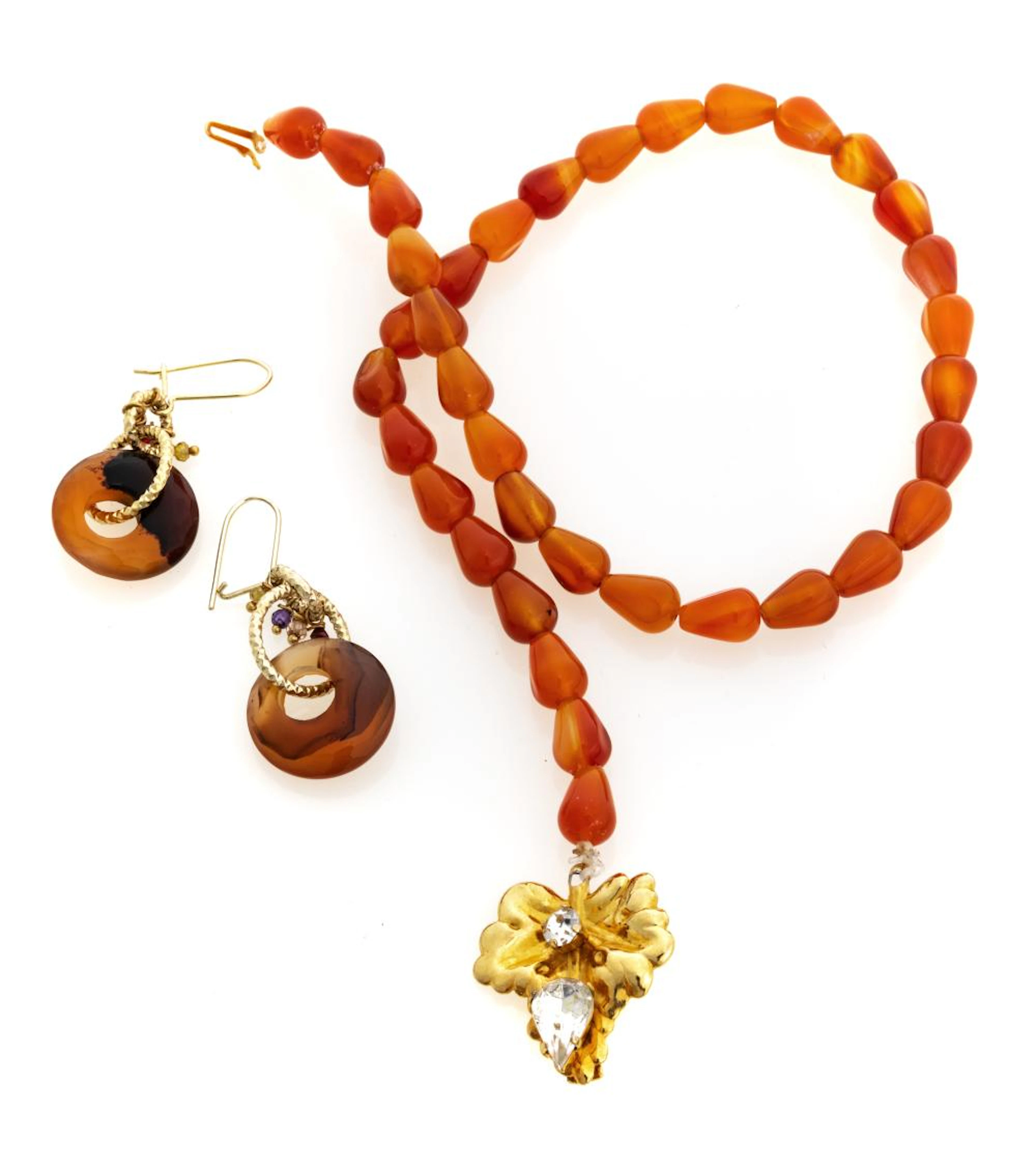 SET OF EARRINGS AND NECKLACE