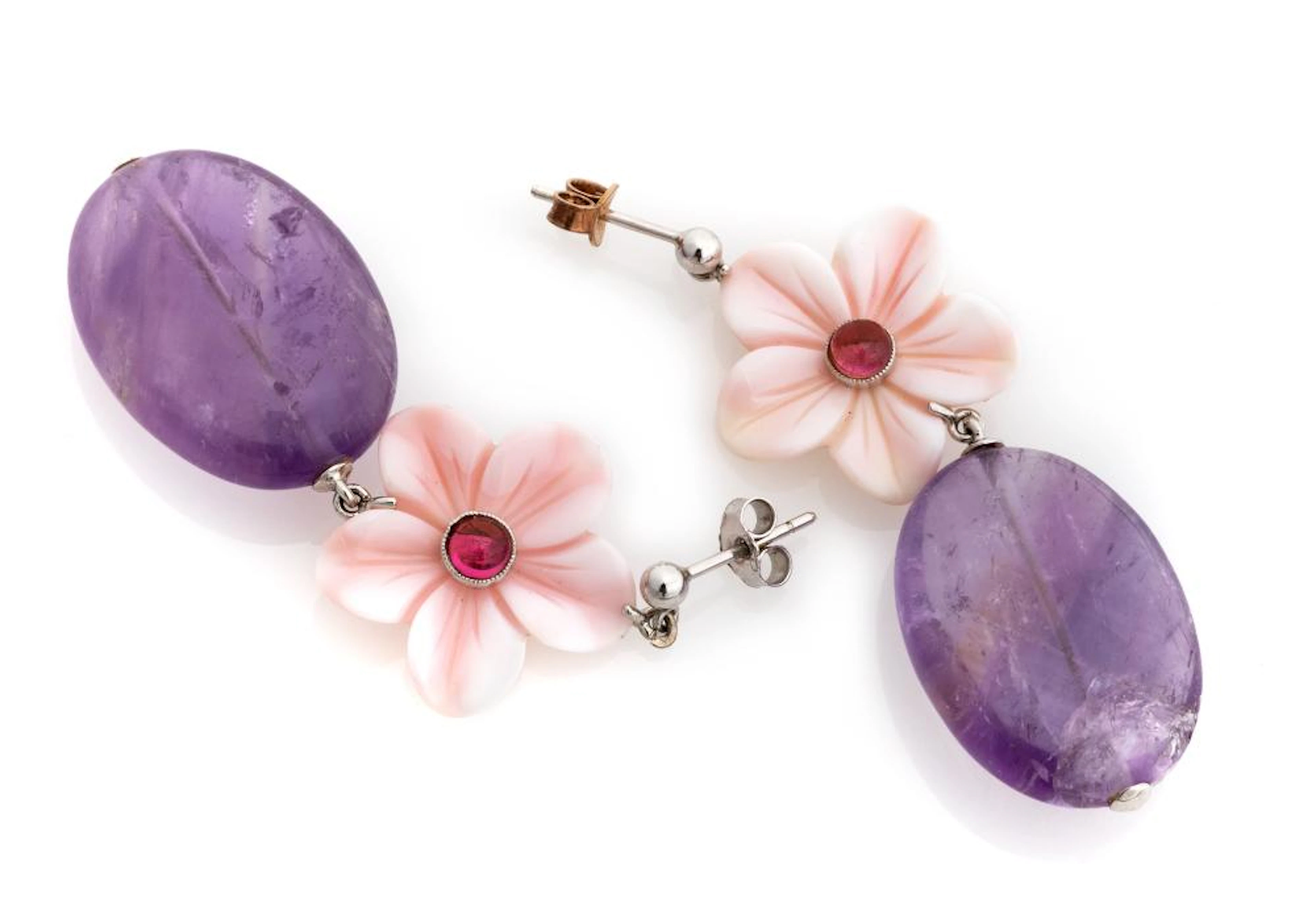 WHITE GOLD EARRINGS WITH PINK CORAL AND AMETHYST