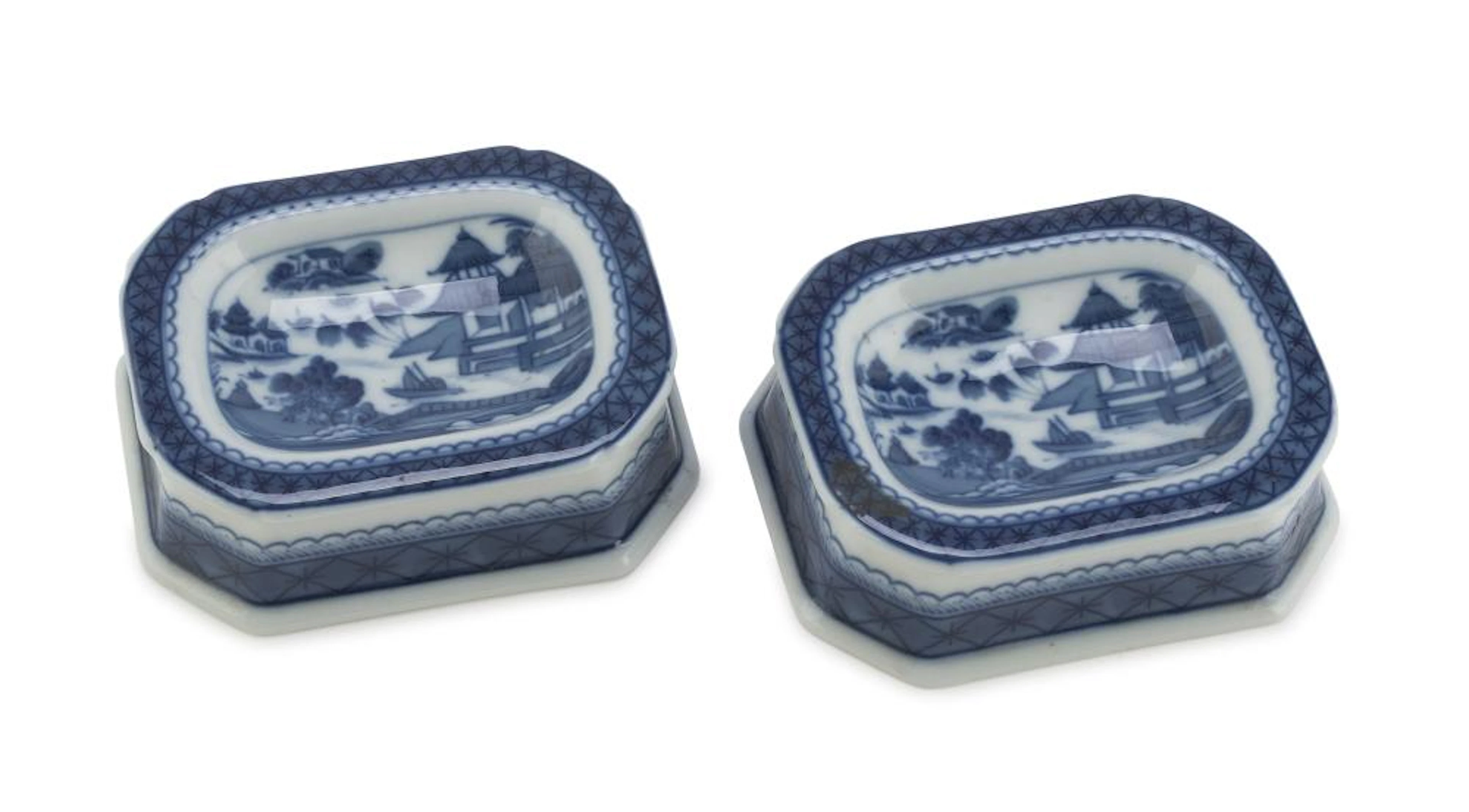 A PAIR CHINESE STYLE WHITE AND BLUE PORCELAIN SALT-CELLARS
