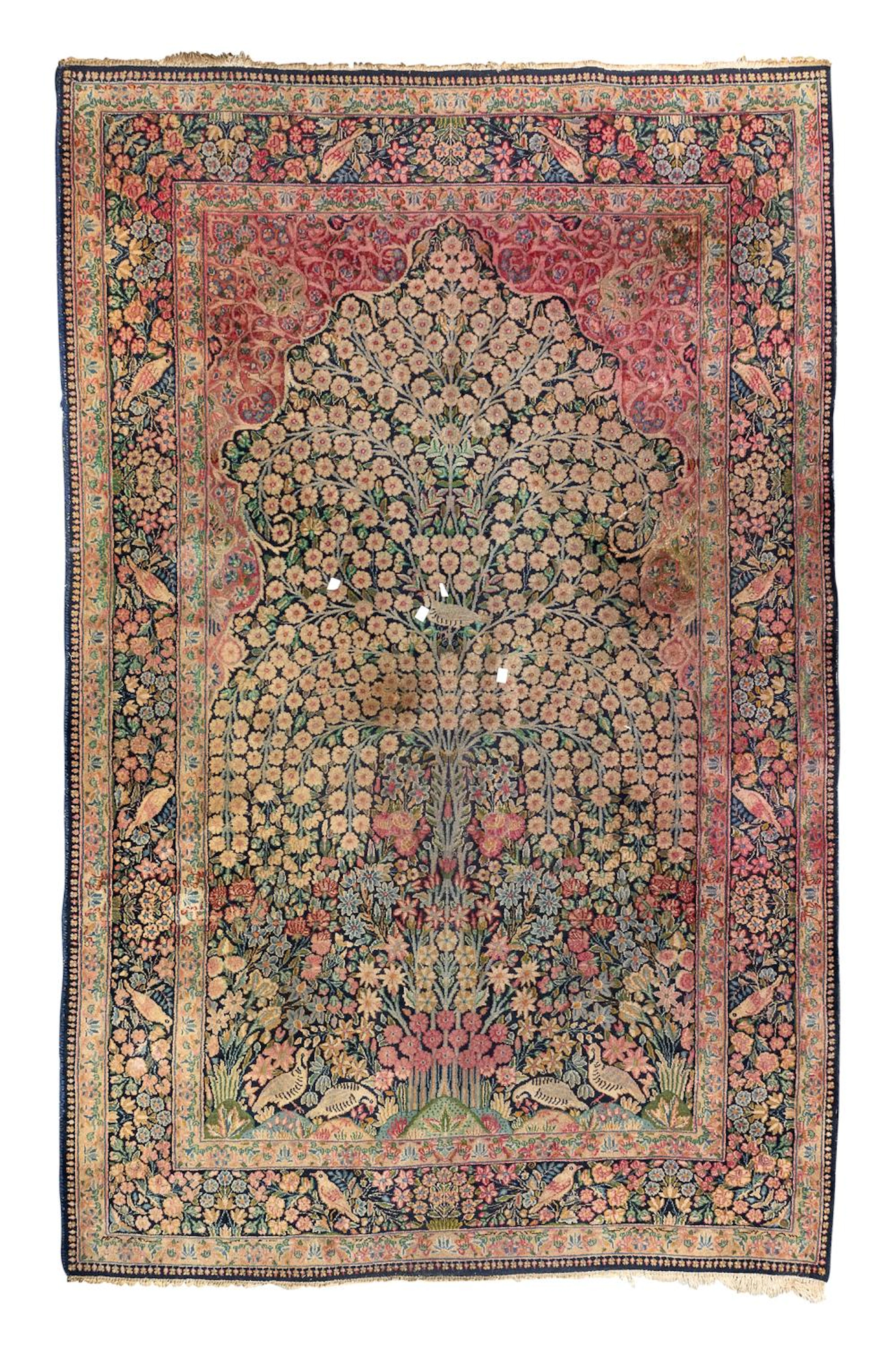 KIRMAN CARPET, FIRST HALF OF THE 20TH CENTURY