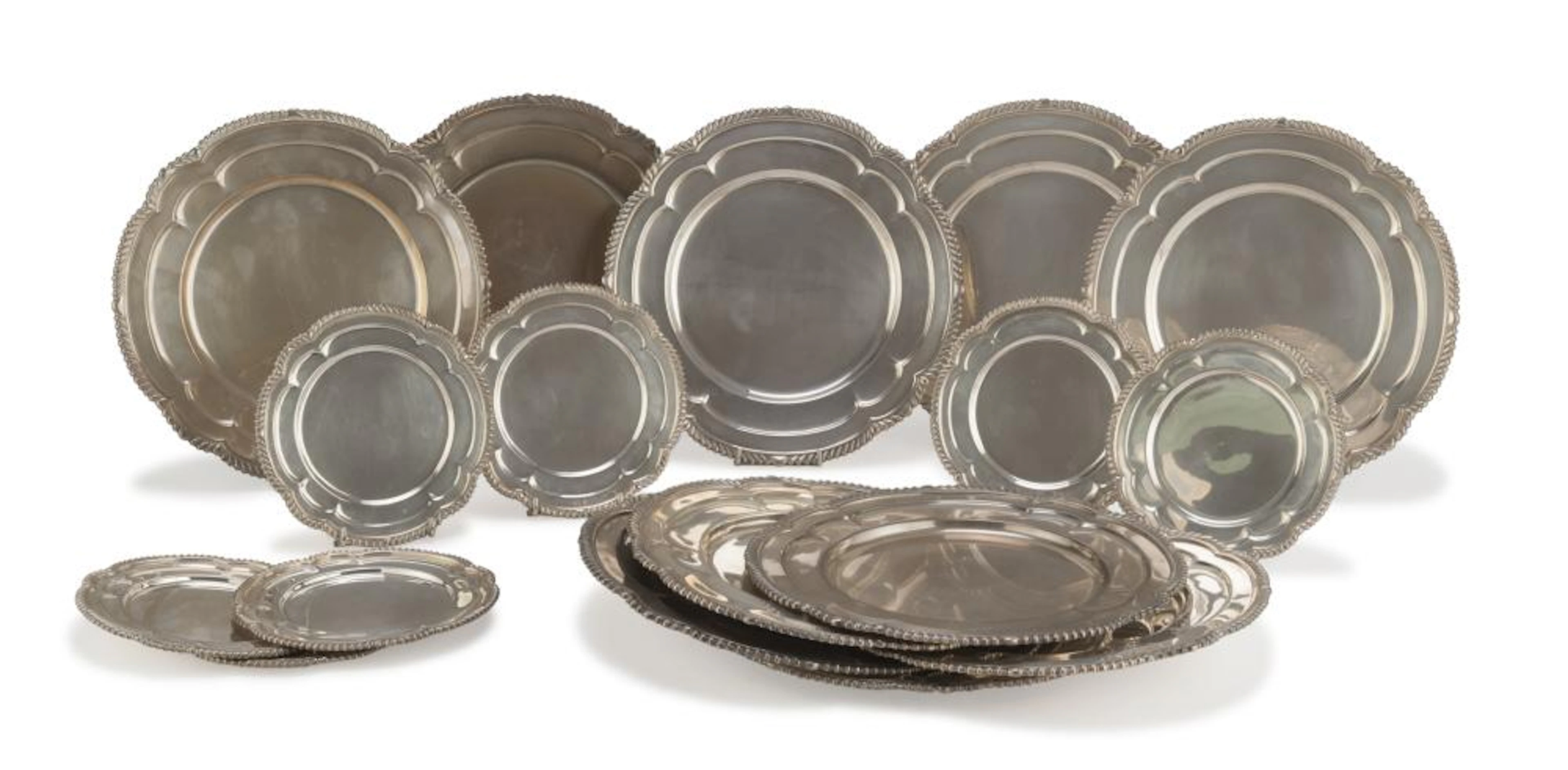 SEVENTEEN SILVER DISHES, PUNCH UNITED STATES, PROVIDENCE R.I. 20TH CENTURY