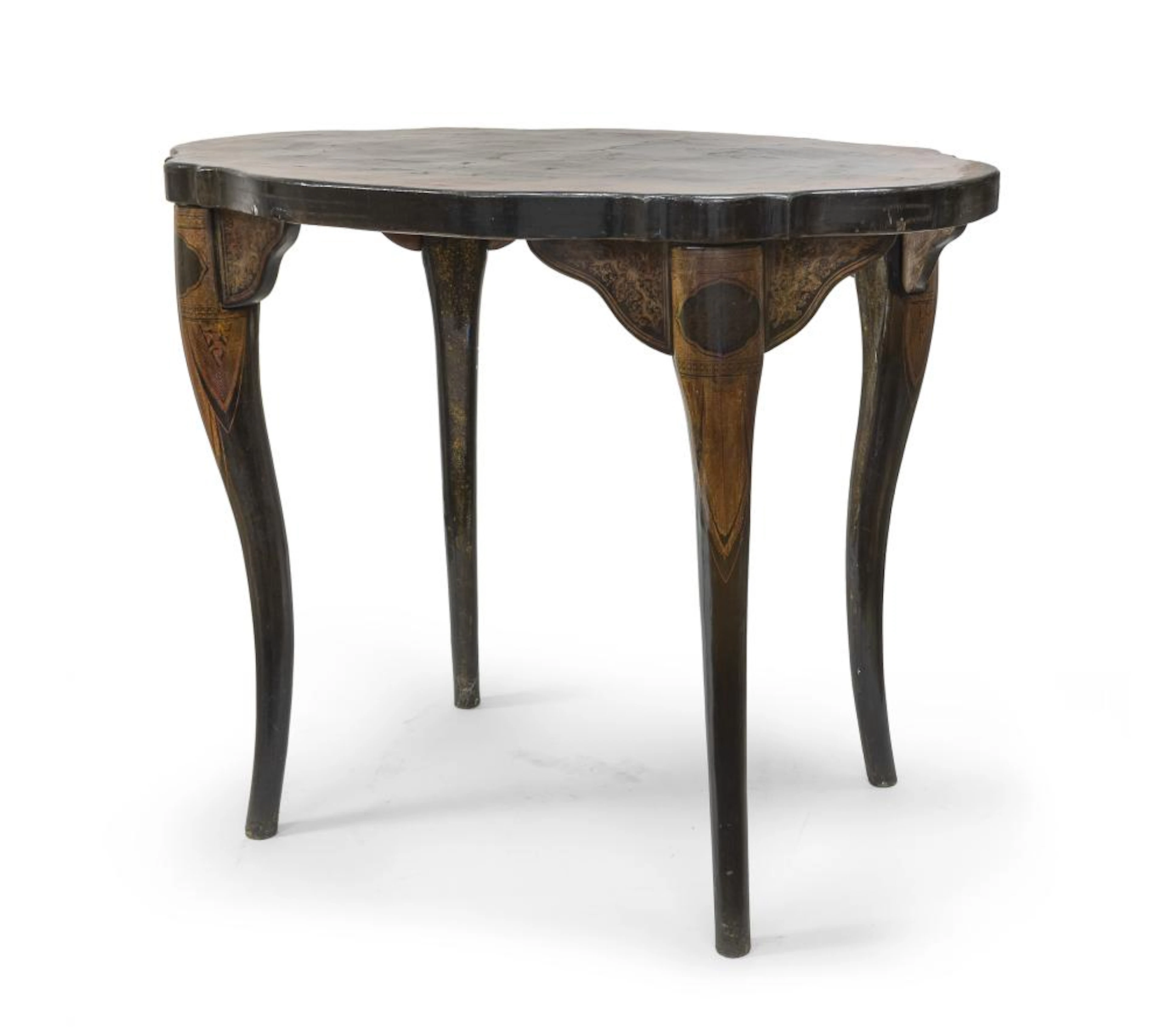 A JAPANESE BLACK AND GOLD LACQUER TABLE, LATE 19H CENTURY